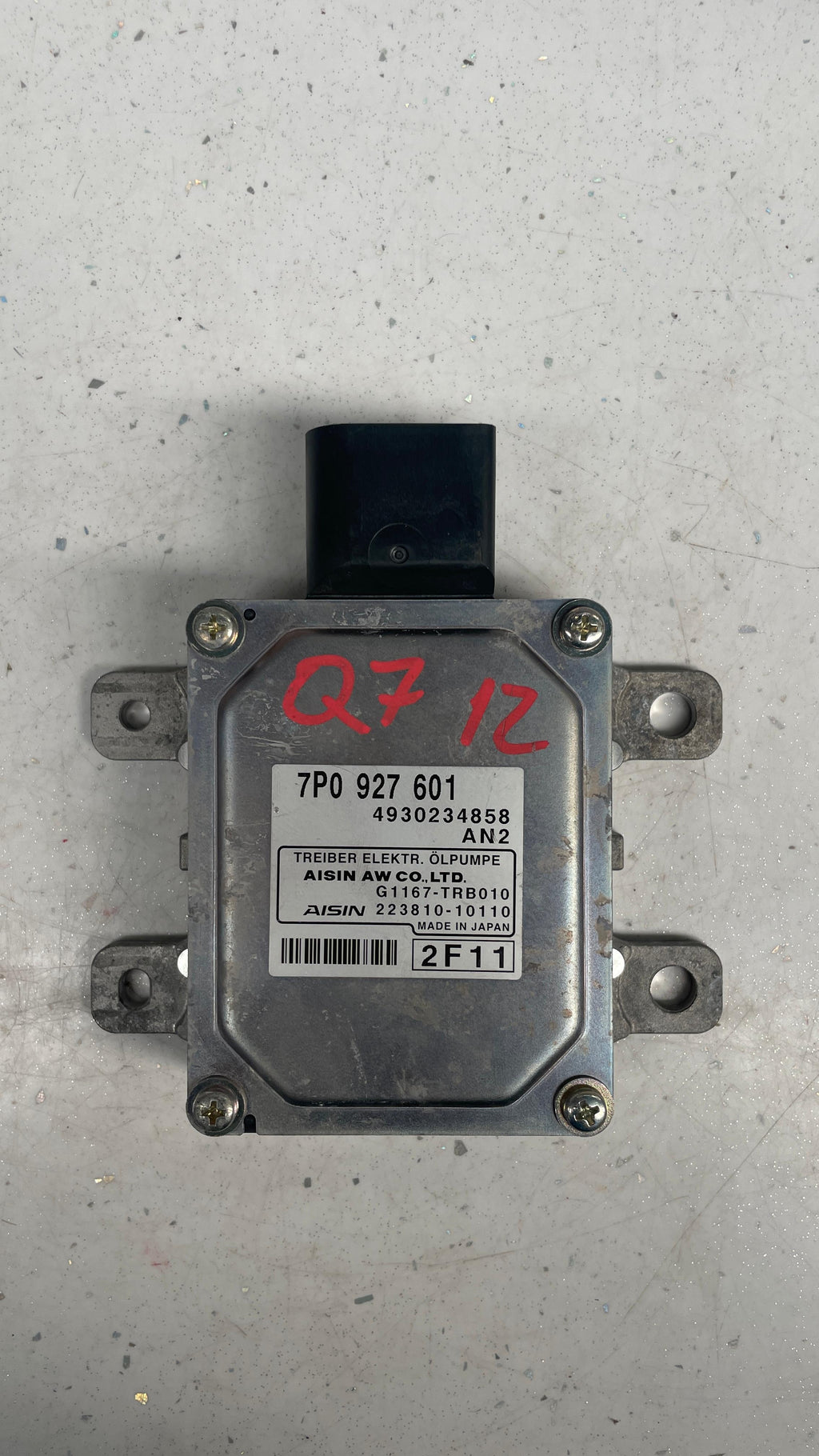 PORSCHE CAYENNE AND AUDI Q7 OIL PUMP CONTROL MODULE 7P0927601