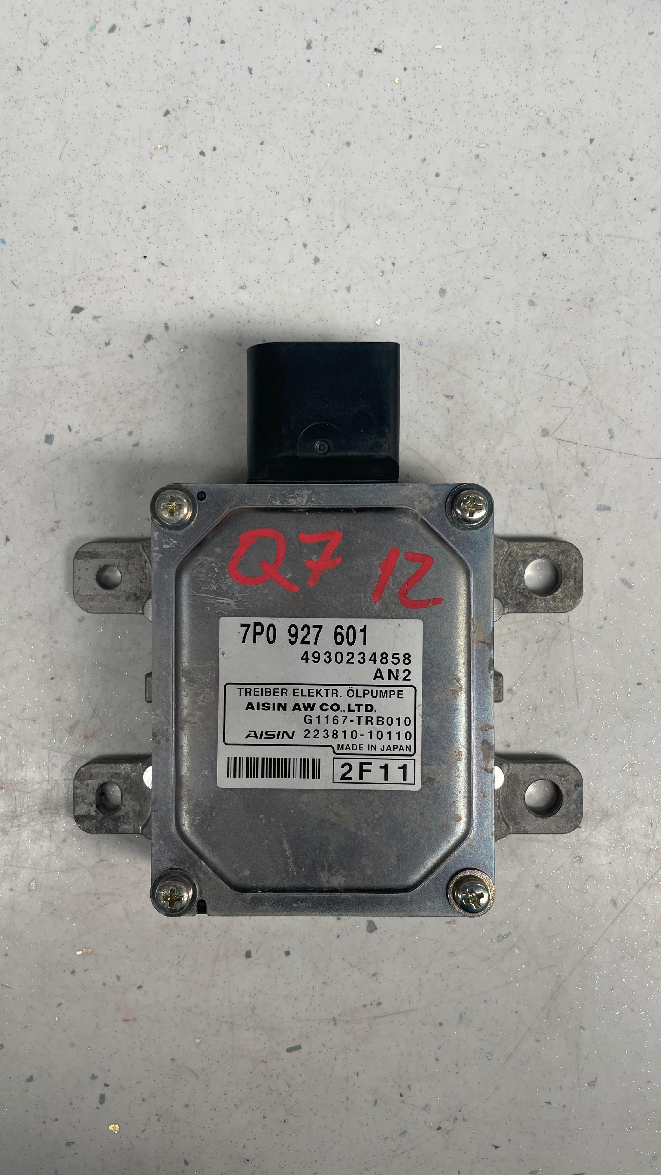 PORSCHE CAYENNE AND AUDI Q7 OIL PUMP CONTROL MODULE 7P0927601