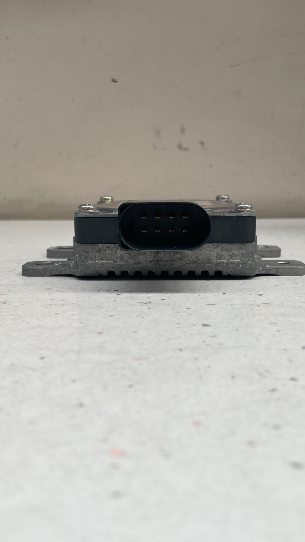 PORSCHE CAYENNE AND AUDI Q7 OIL PUMP CONTROL MODULE 7P0927601