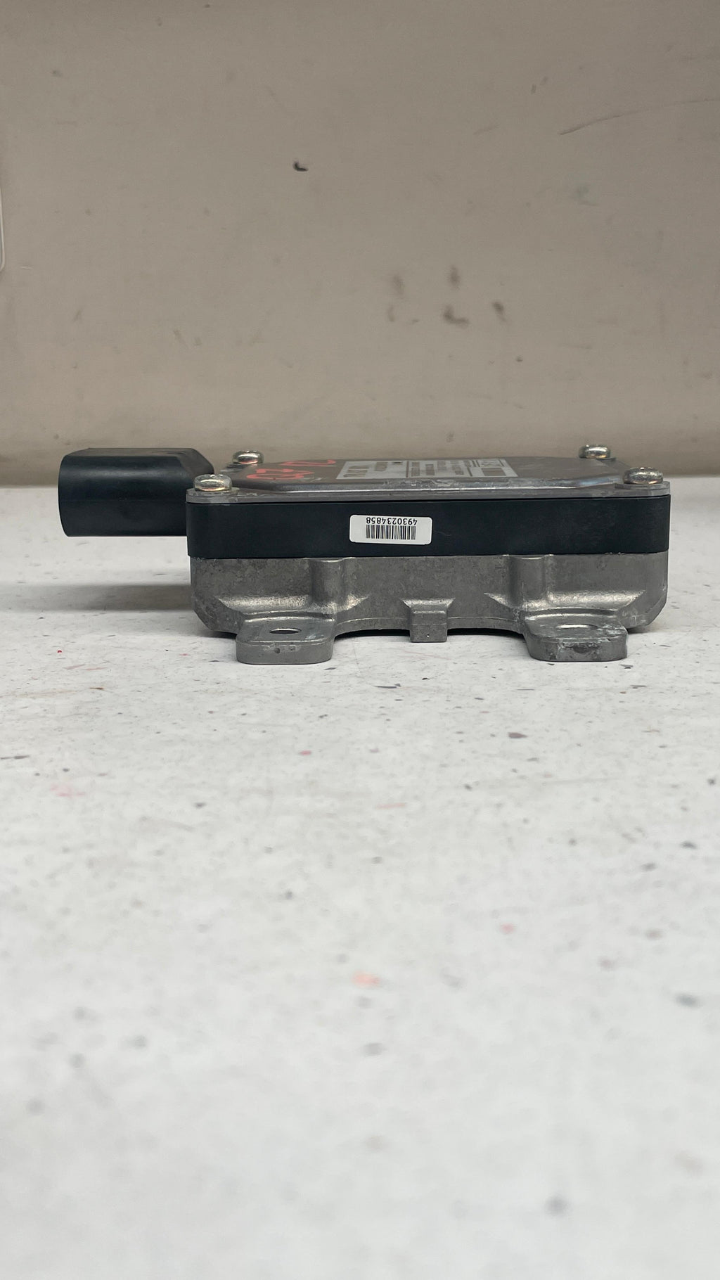 PORSCHE CAYENNE AND AUDI Q7 OIL PUMP CONTROL MODULE 7P0927601