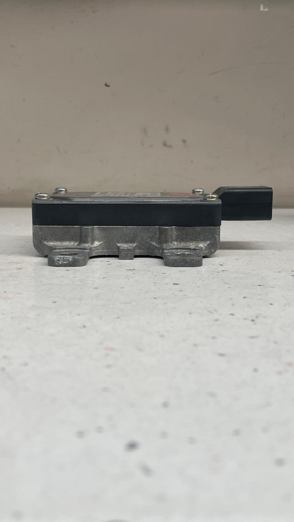 PORSCHE CAYENNE AND AUDI Q7 OIL PUMP CONTROL MODULE 7P0927601