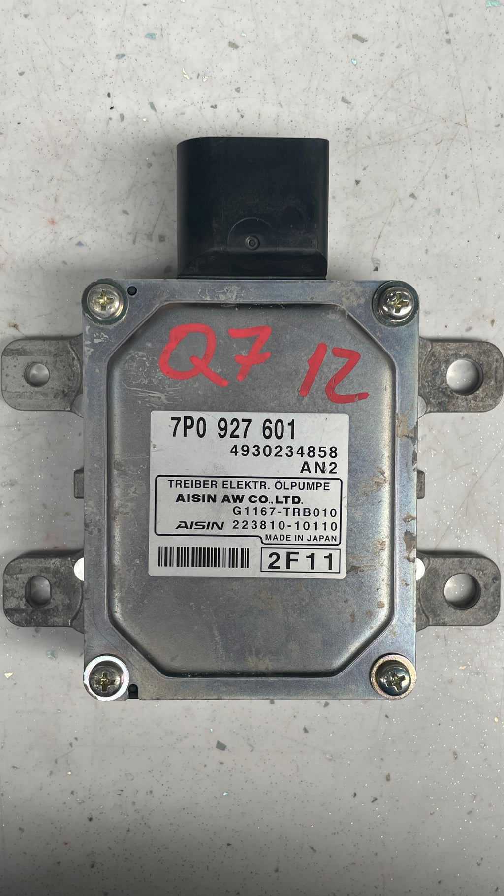 PORSCHE CAYENNE AND AUDI Q7 OIL PUMP CONTROL MODULE 7P0927601