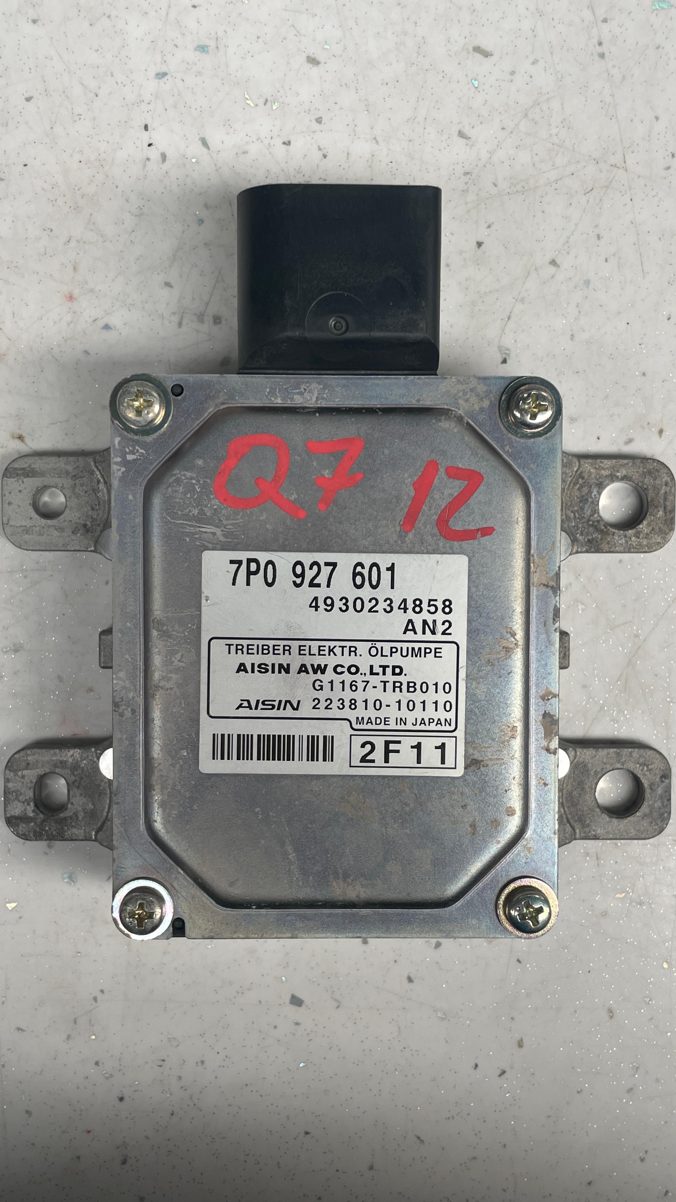 PORSCHE CAYENNE AND AUDI Q7 OIL PUMP CONTROL MODULE 7P0927601