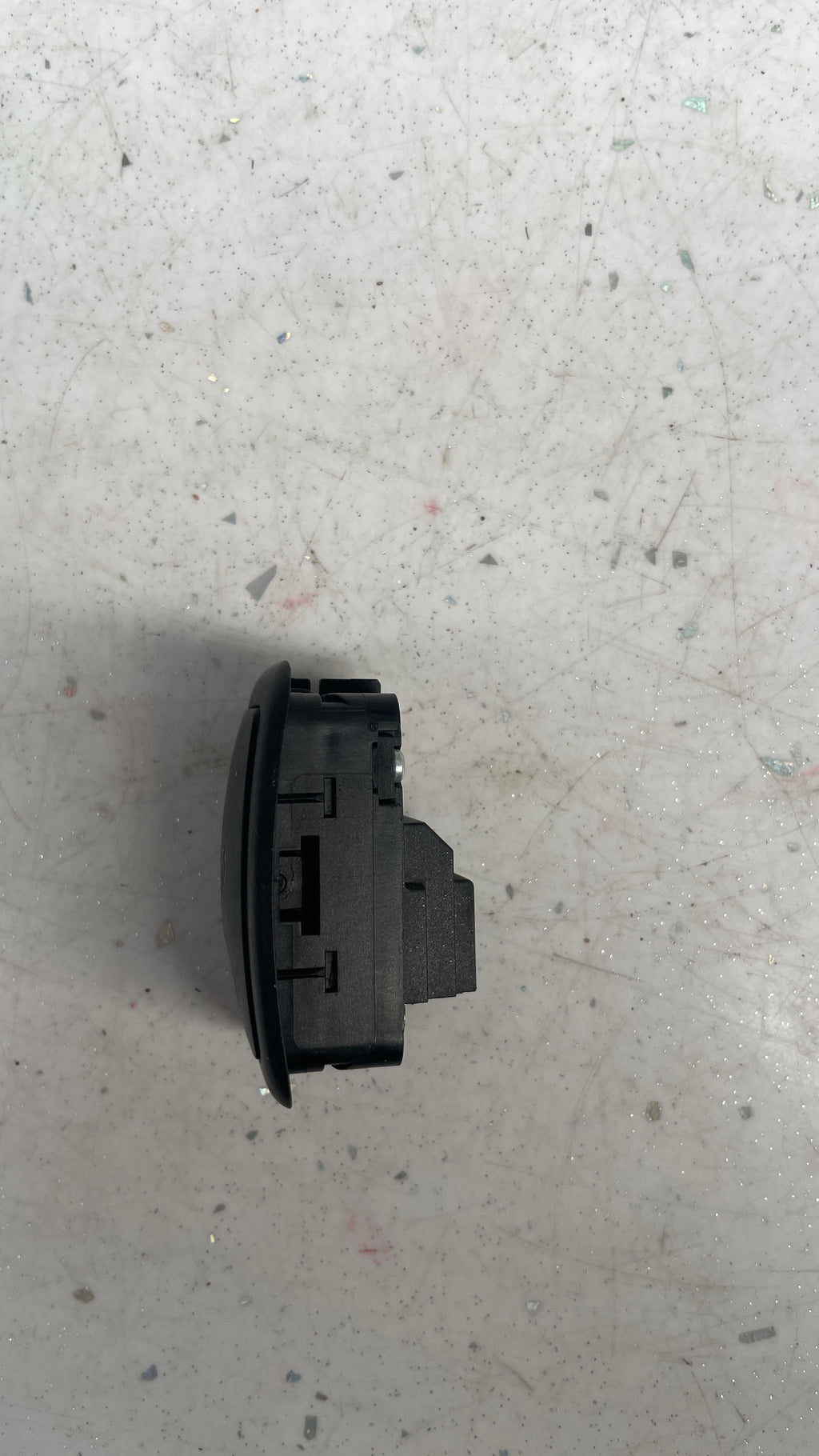 A2048707051   MERCEDES REAR BOOT OPENING OPEN