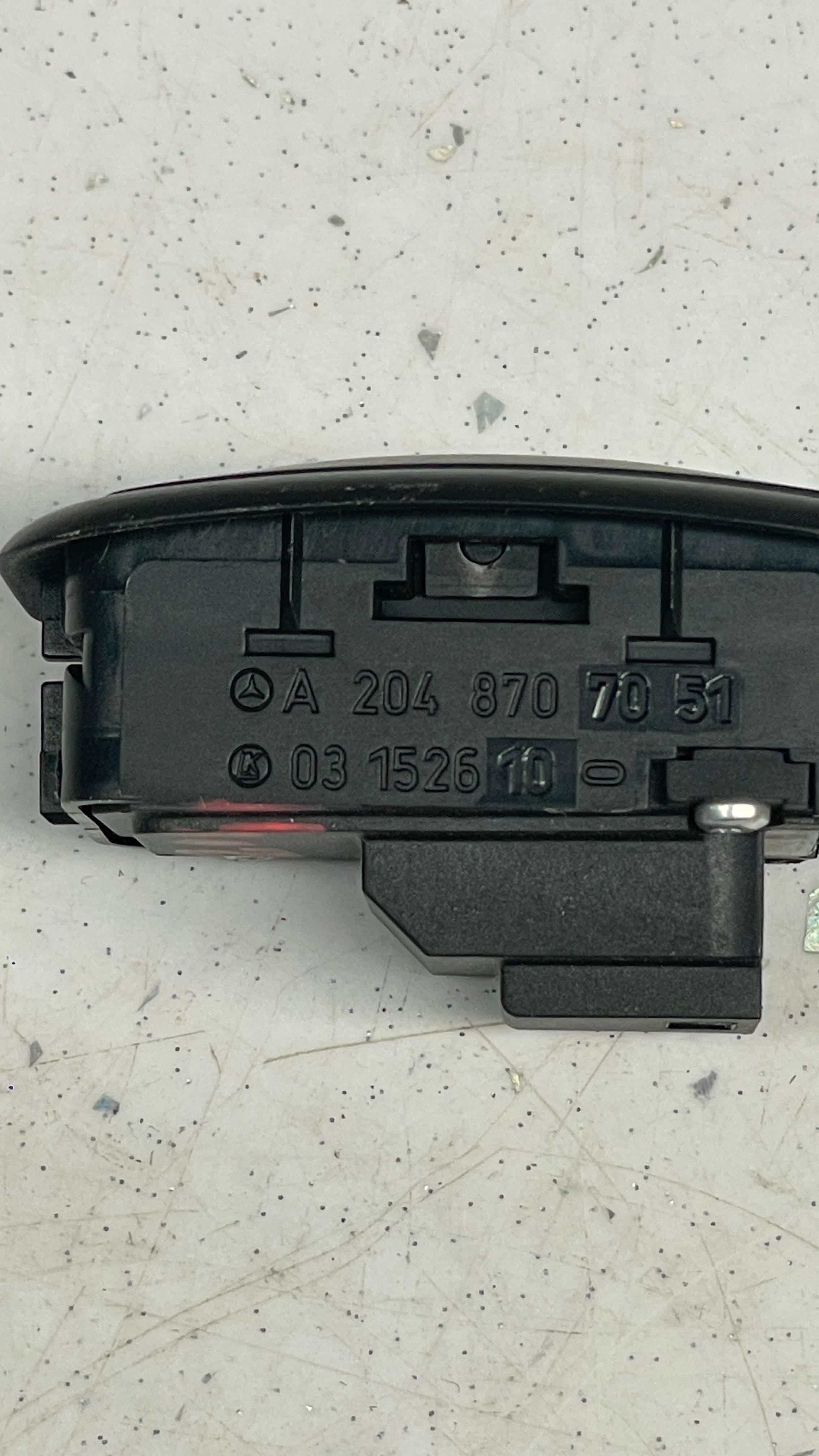 A2048707051   MERCEDES REAR BOOT OPENING OPEN