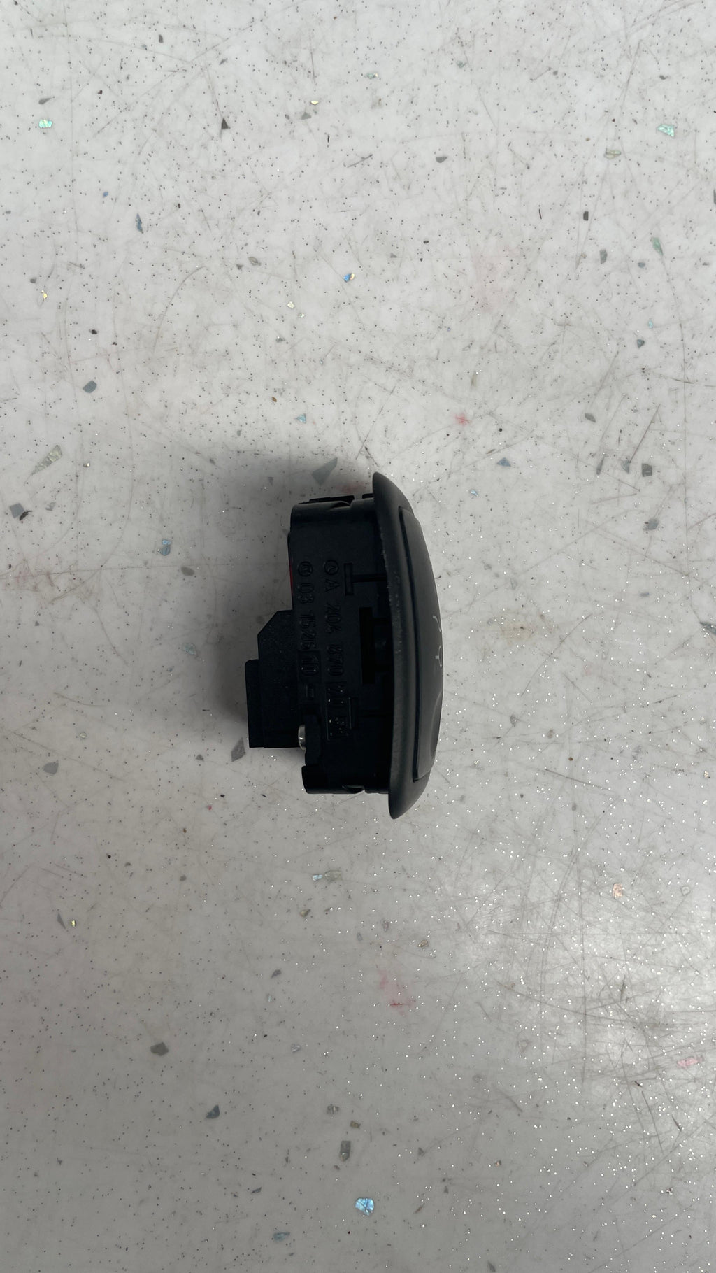 A2048707051   MERCEDES REAR BOOT OPENING OPEN
