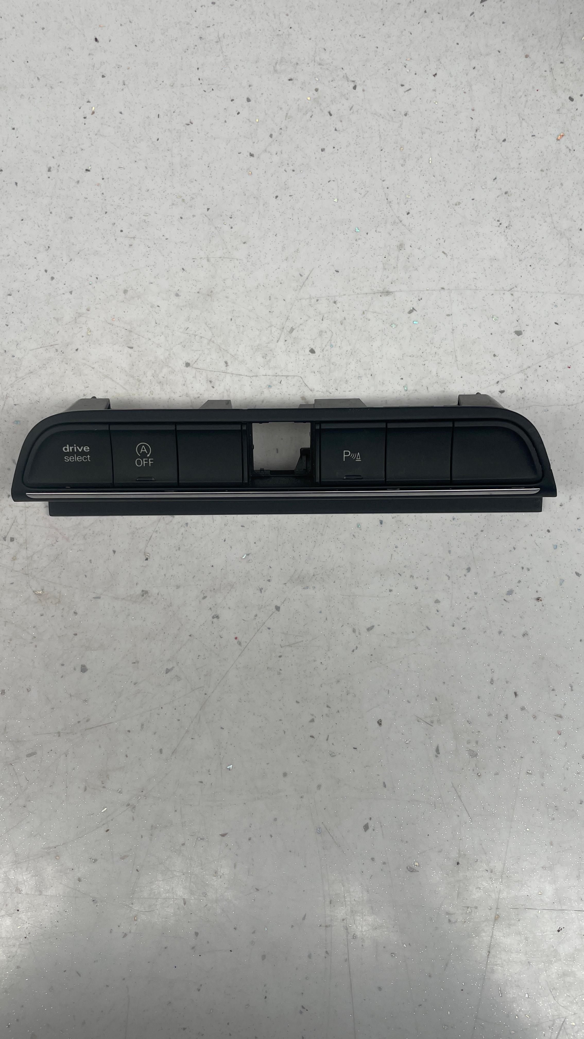 8U0959674C  AUDI PARKING ELECTRONIC SWITCH