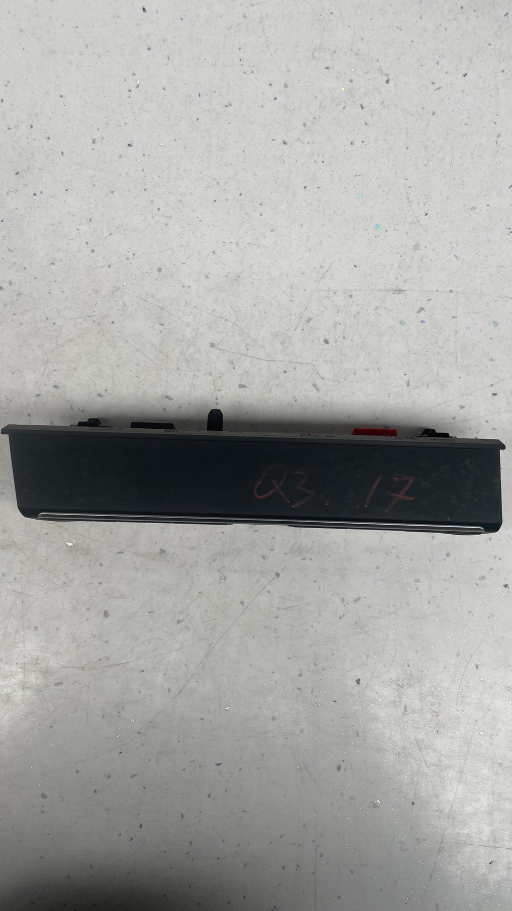 8U0959674C  AUDI PARKING ELECTRONIC SWITCH
