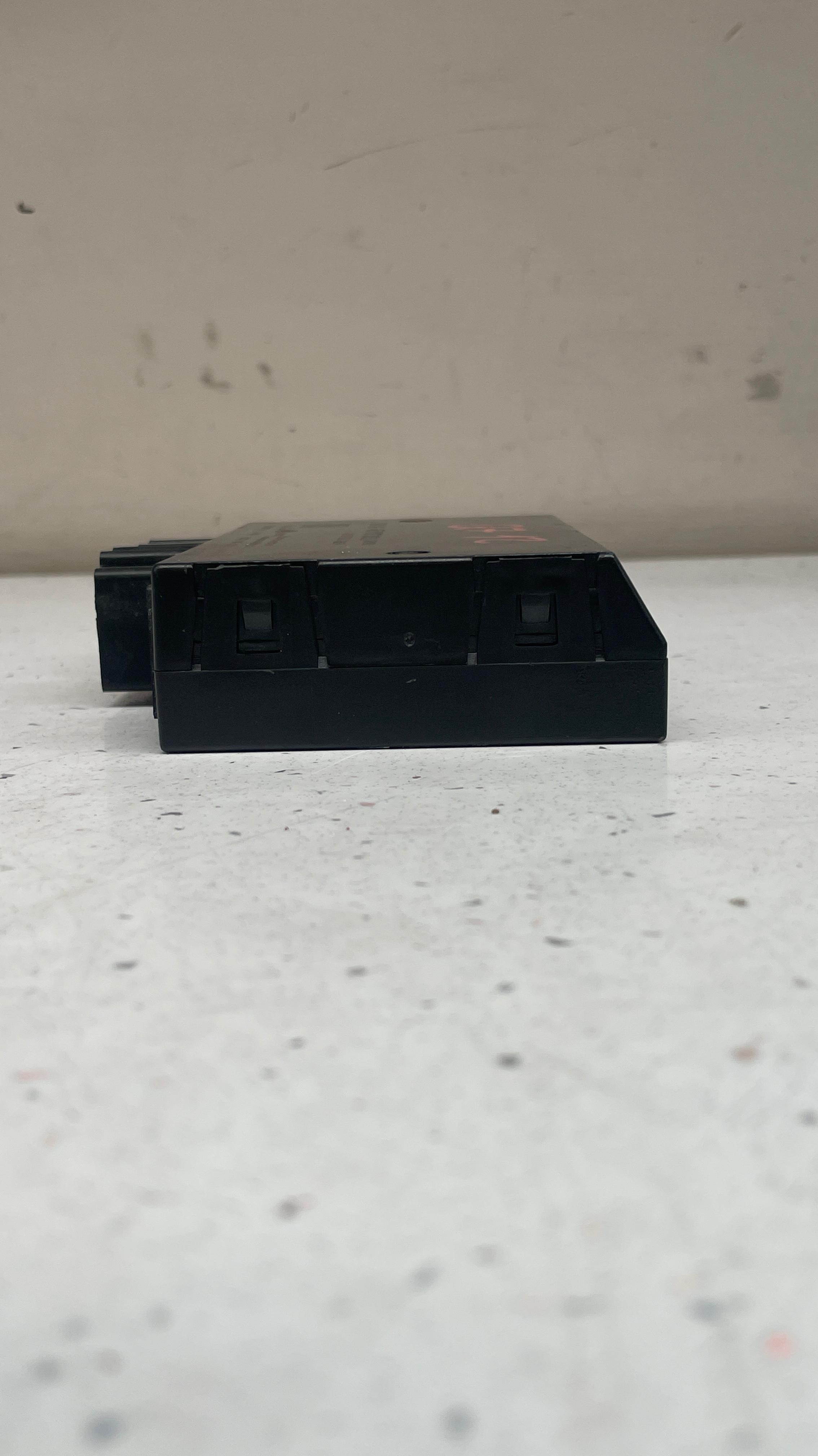 4E0907383J AUDI TRAILER TOW CONTROL