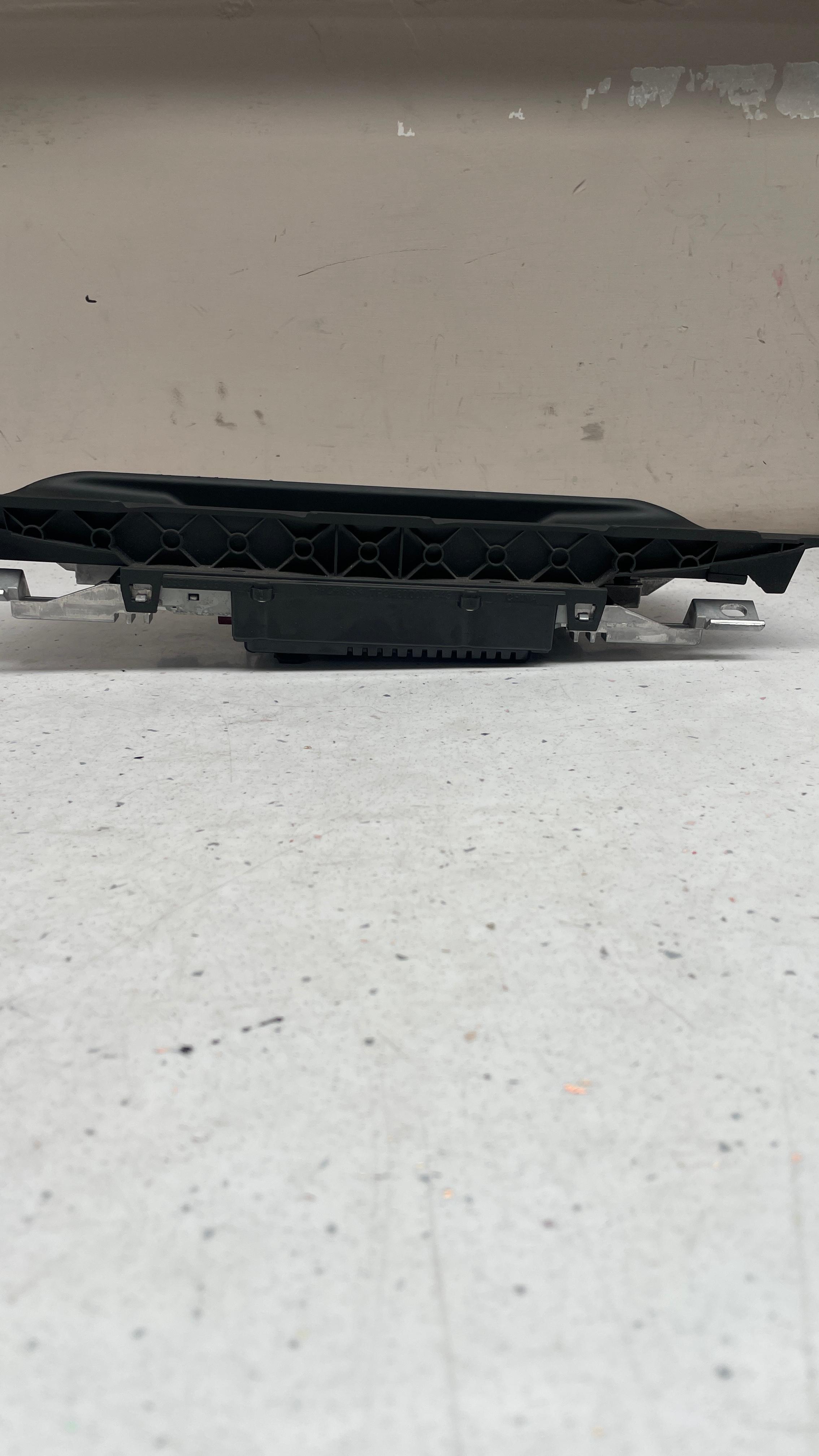 65509266380-01  BMW DIGITAL SCREEN DISPLAY