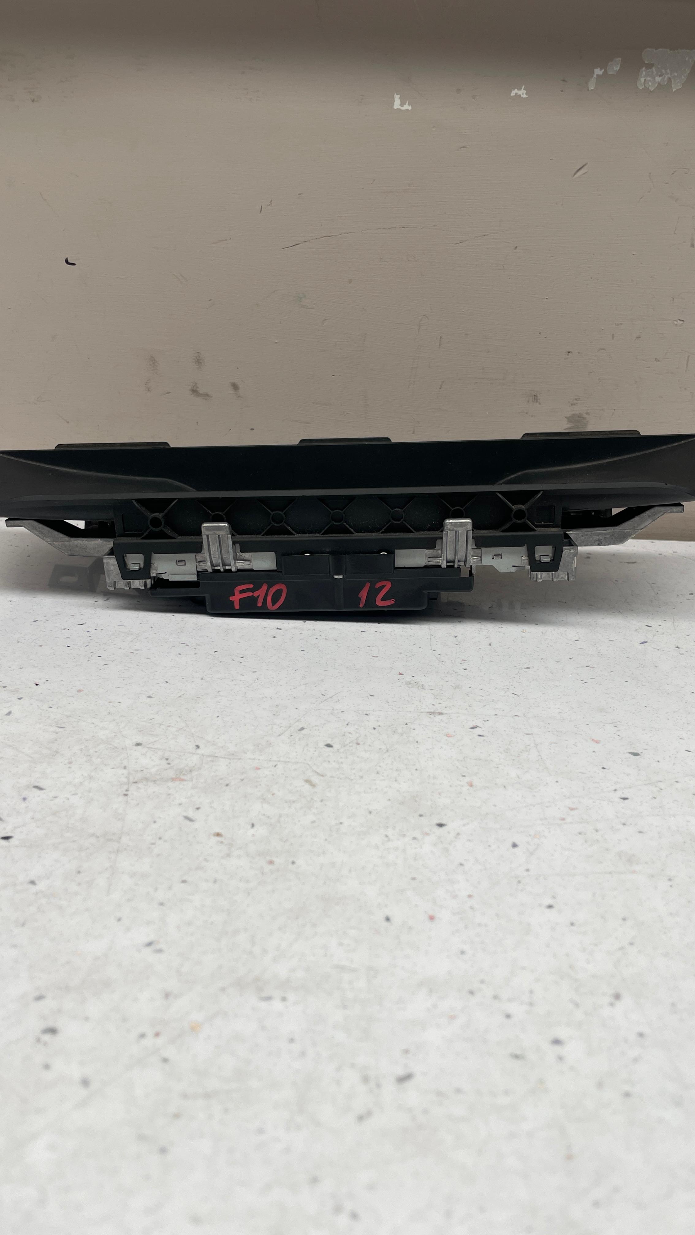 65509266380-01  BMW DIGITAL SCREEN DISPLAY