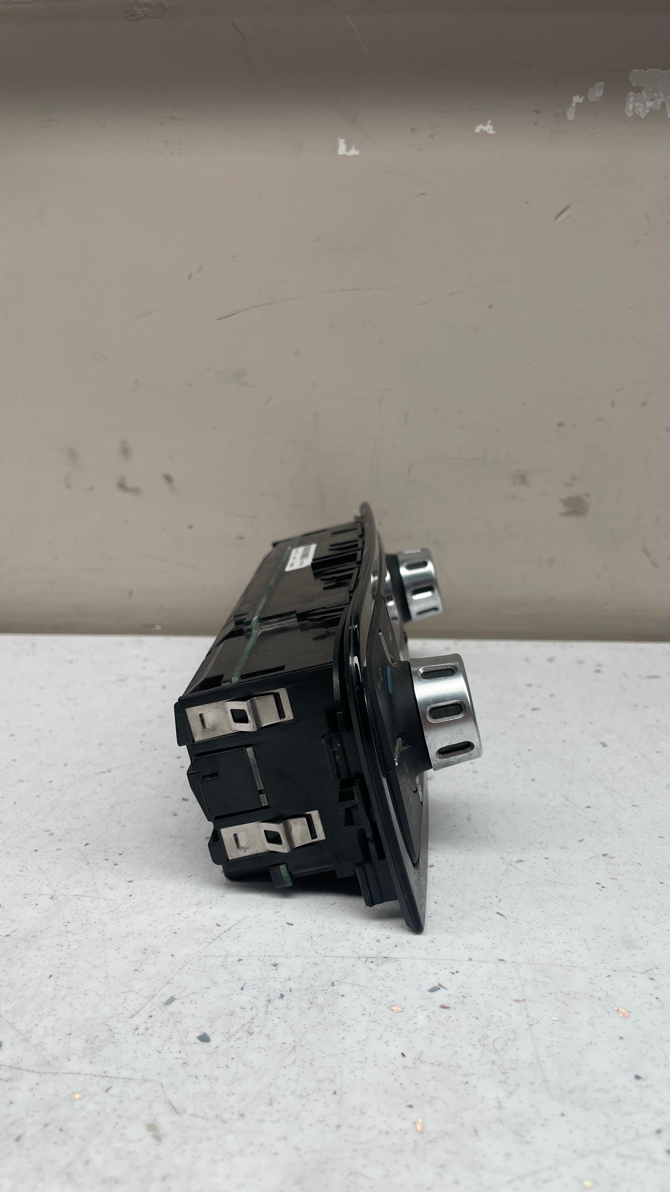7P6907040AG VOLKSWAGEN CLIMATE CONTROL UNIT