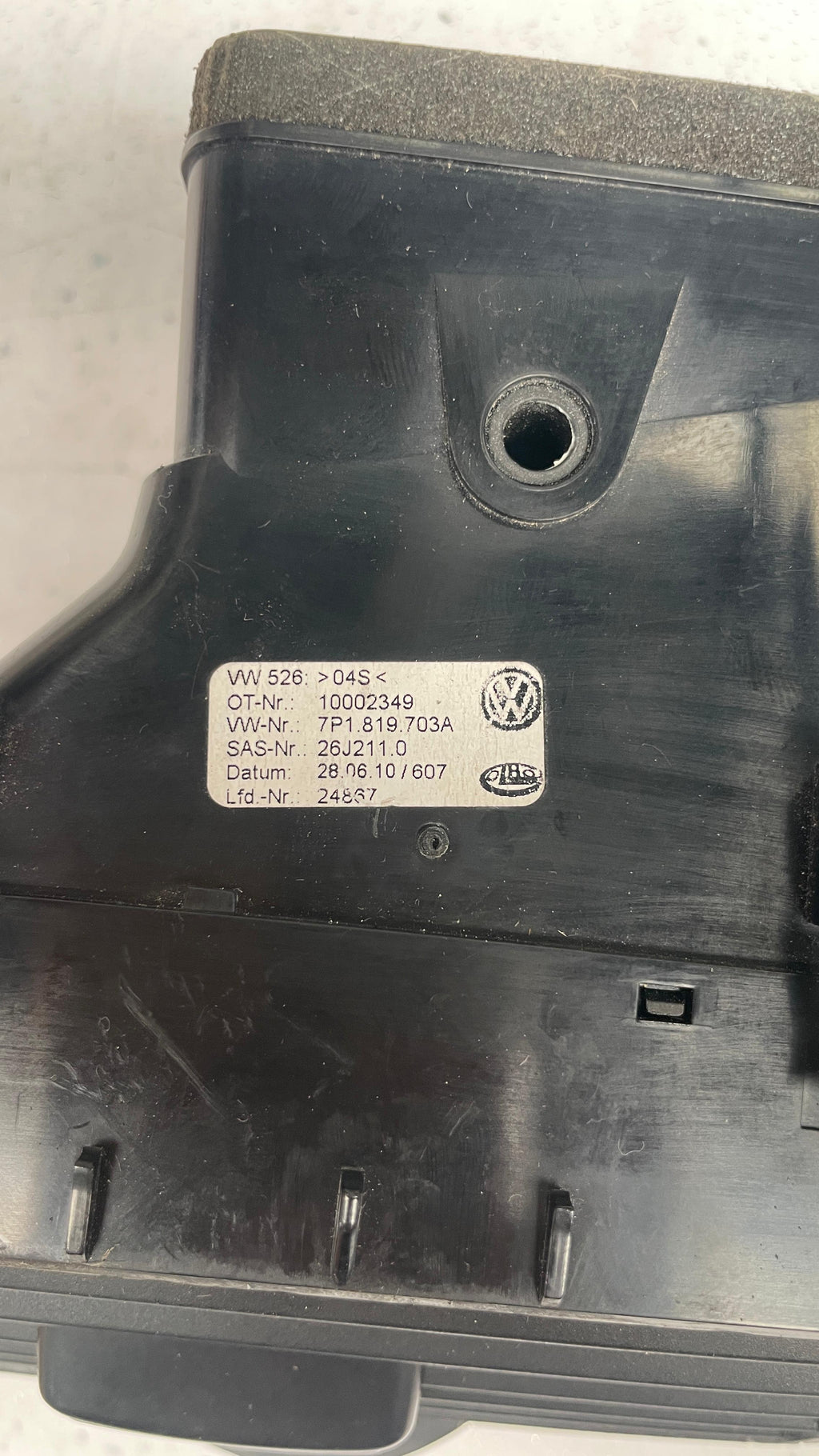7P1819703A VOLKSWAGEN  AIR VENT GRILL