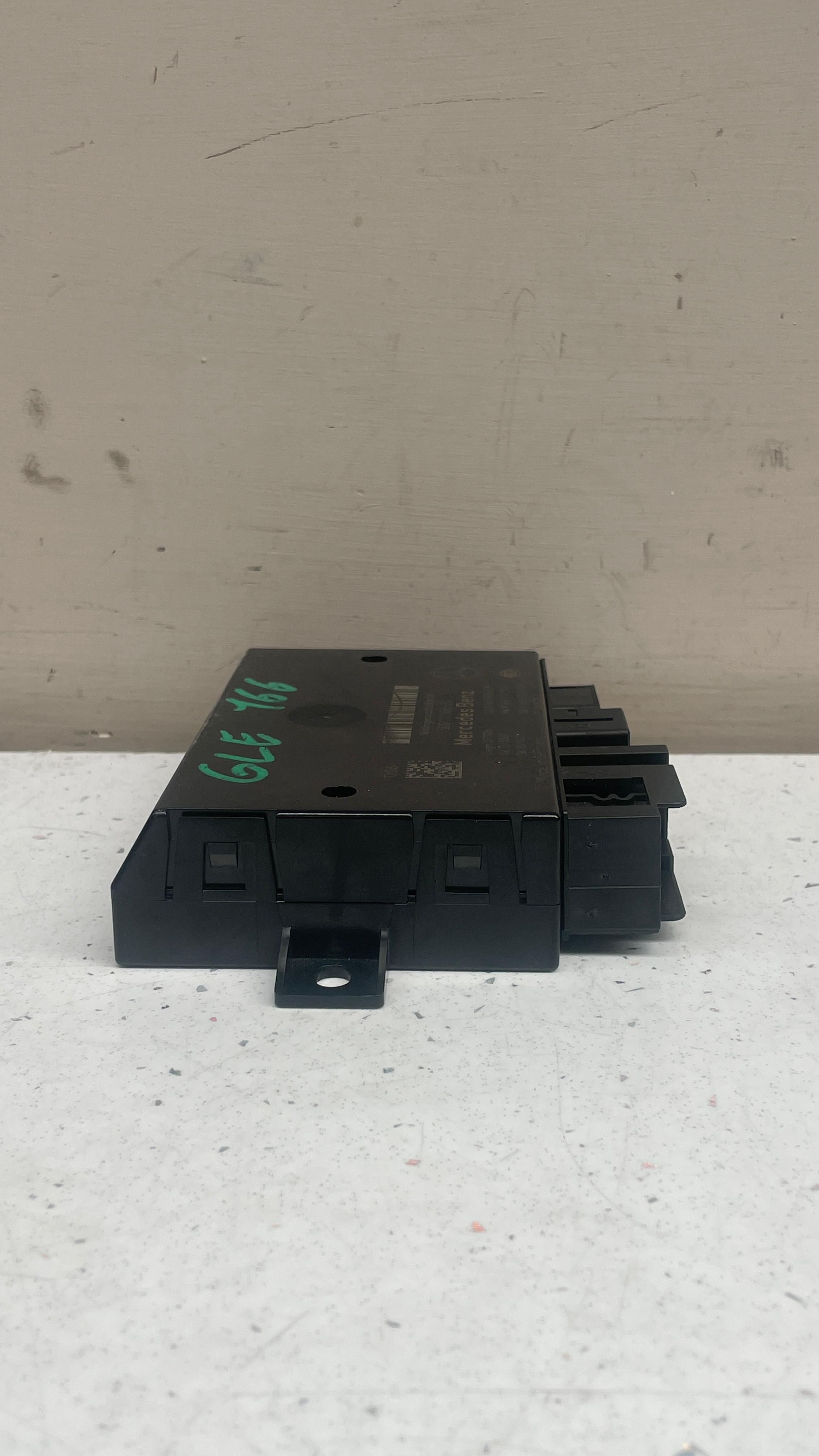 A1669008019 MERCEDES TOWBAR TRAILER MODULE CONTROL