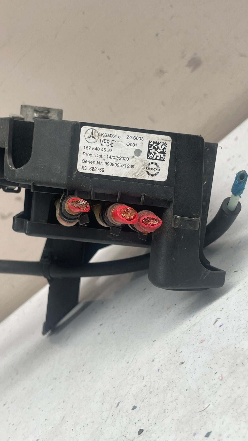 1675404528 MERCEDES FUSE BOX