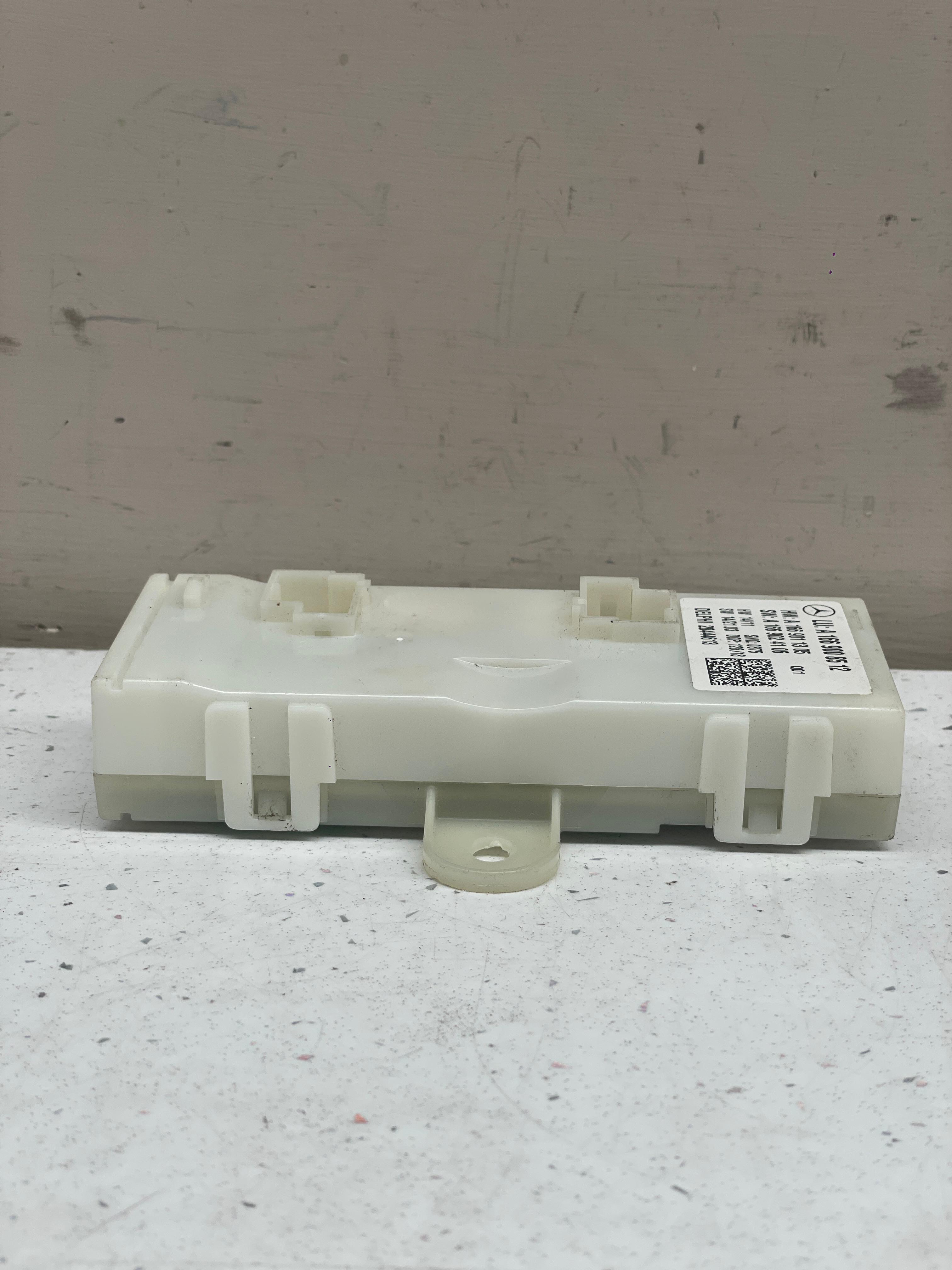 A1669008512 MERCEDES LIFTGATE CONTROL