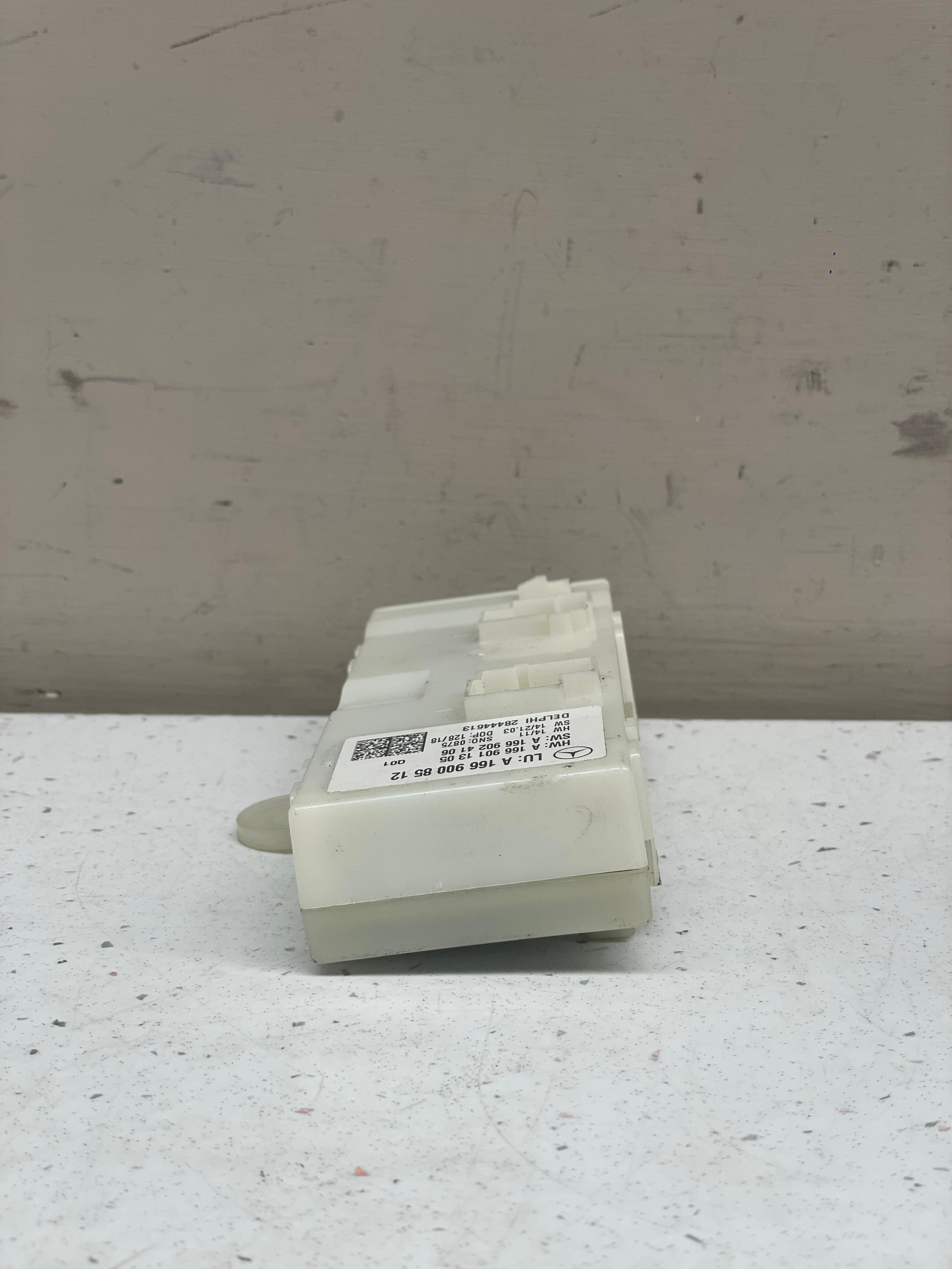 A1669008512 MERCEDES LIFTGATE CONTROL