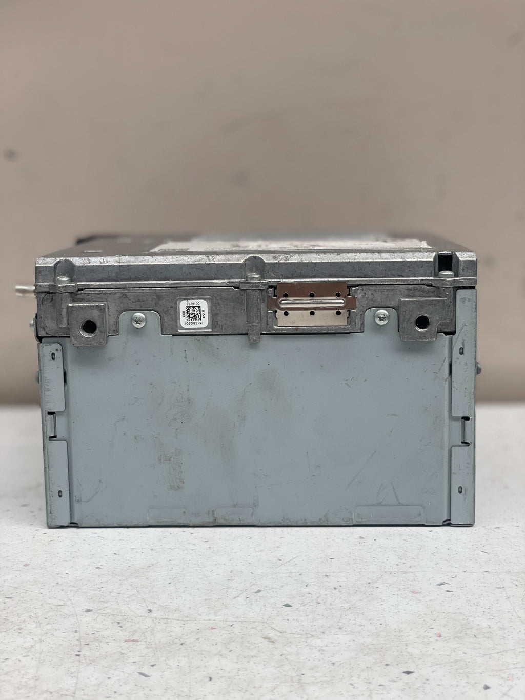 J9D3-19C211-PD LAND ROVER RADIO CD MULTIMEDIA PANEL