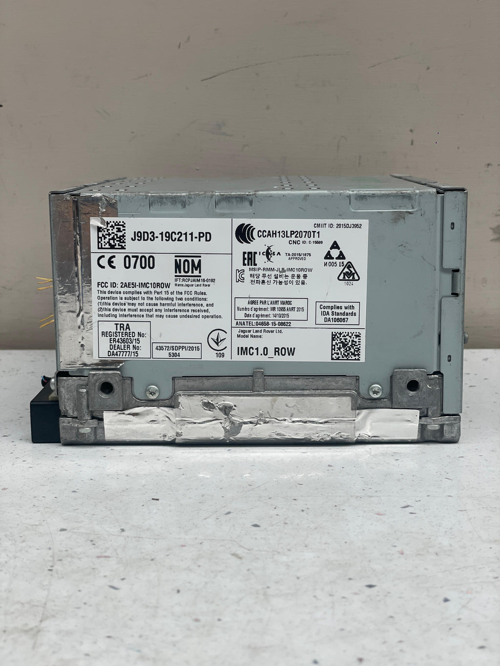 J9D3-19C211-PD LAND ROVER RADIO CD MULTIMEDIA PANEL
