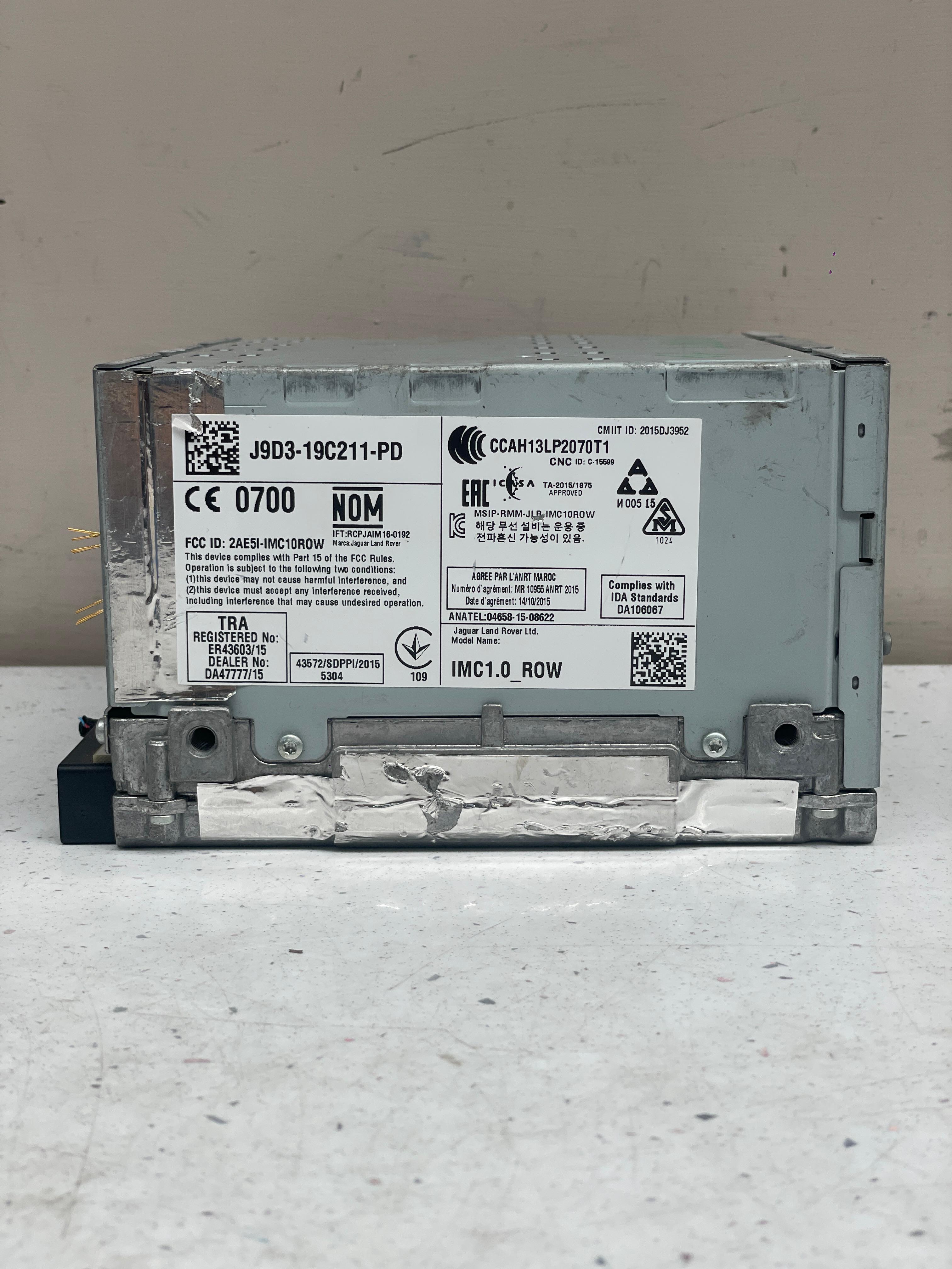 J9D3-19C211-PD LAND ROVER RADIO CD MULTIMEDIA PANEL