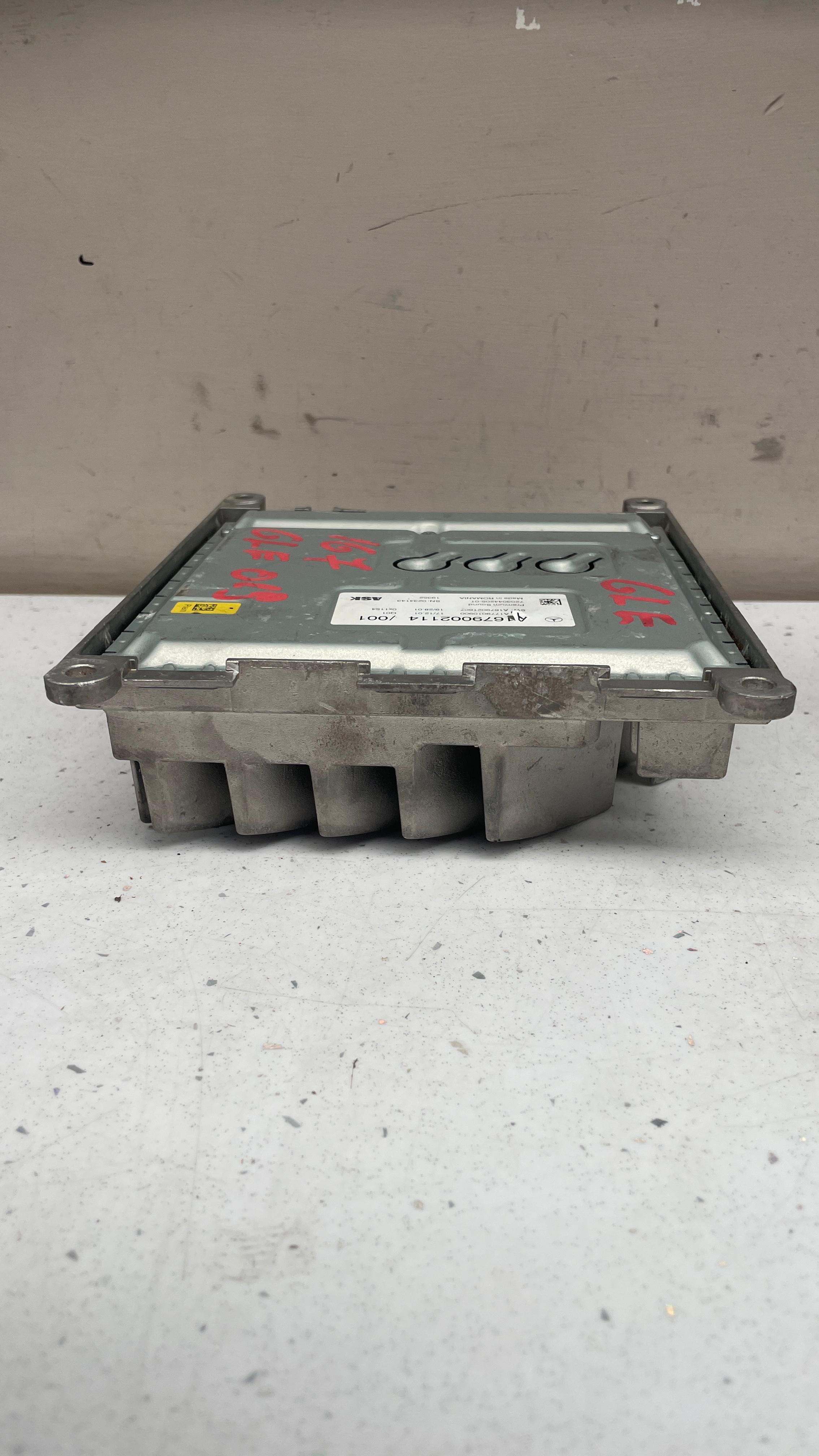 A1679002114 MERCEDES AUDIO AMPLIFIER CONTROL
