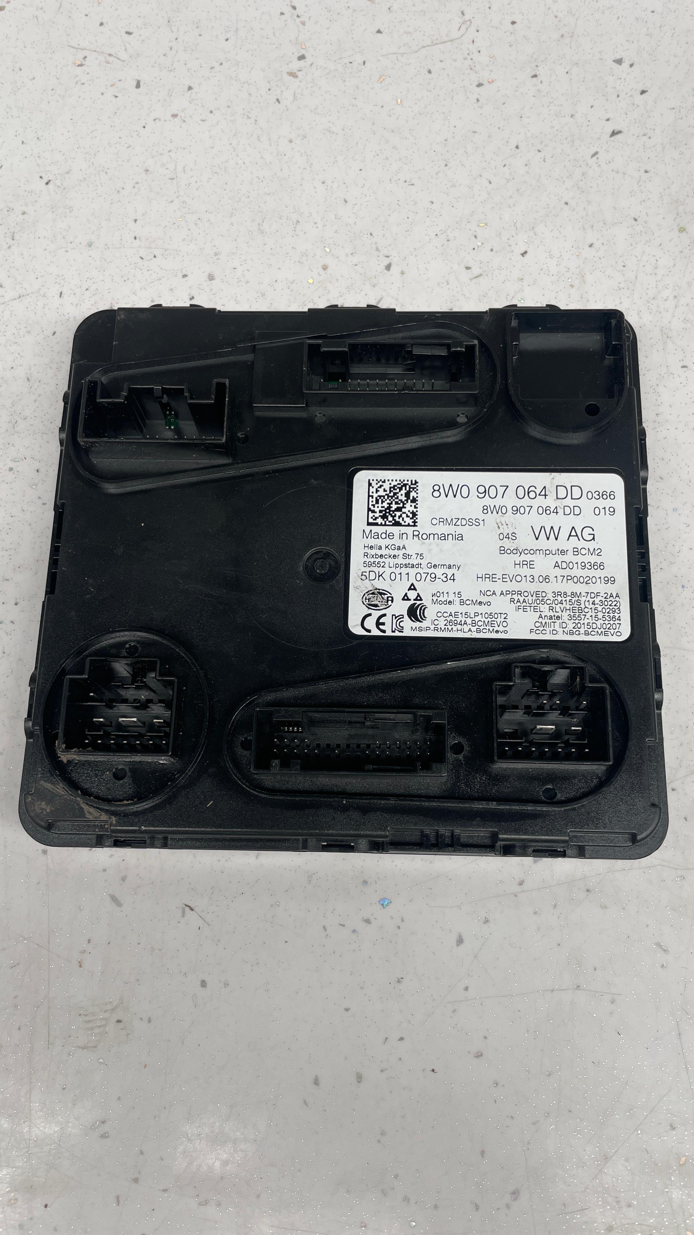 8W0907064DD  AUDI Q7 4M BCM2 BODY CONTROL MODULE