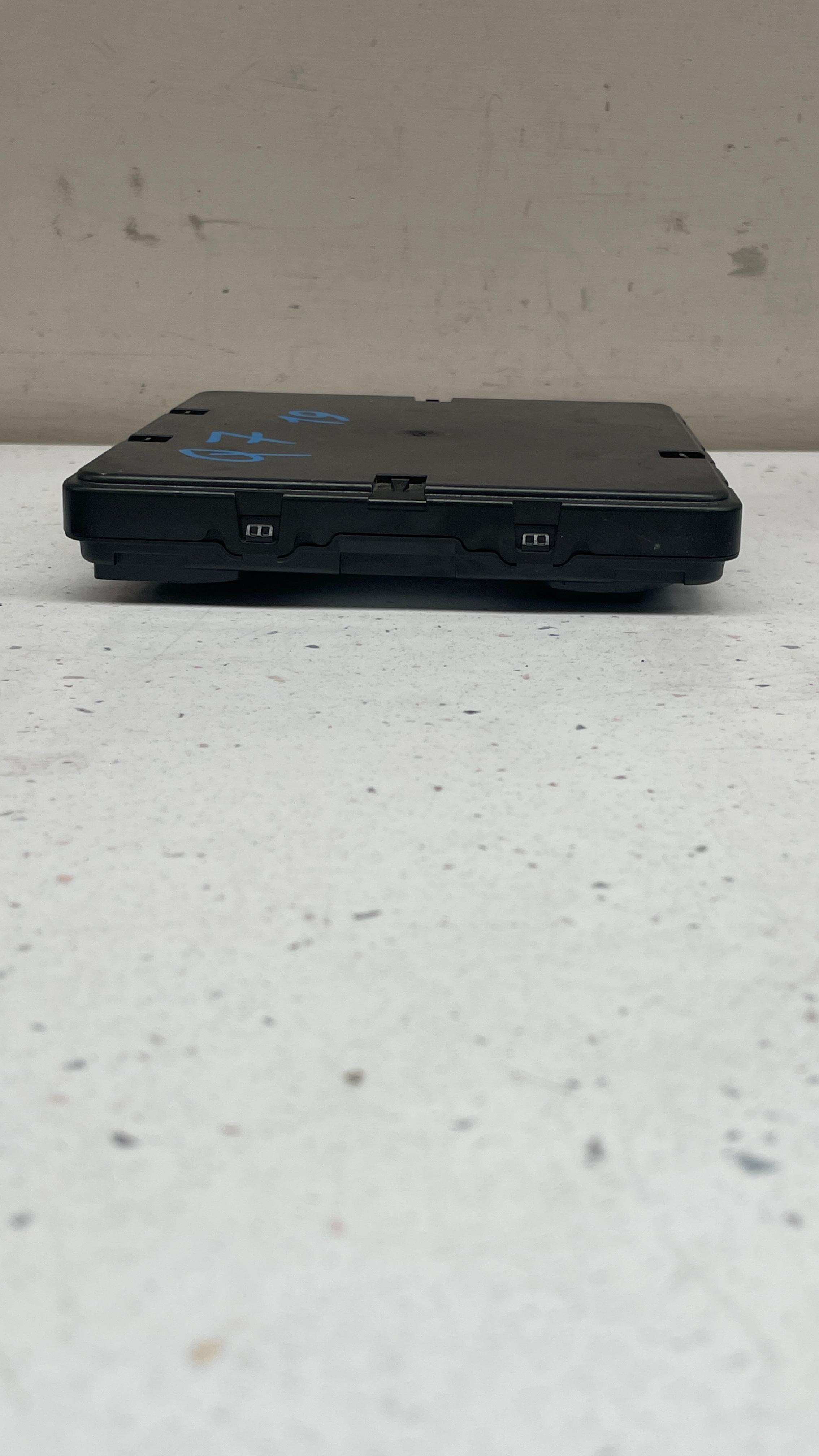 8W0907064DD  AUDI Q7 4M BCM2 BODY CONTROL MODULE