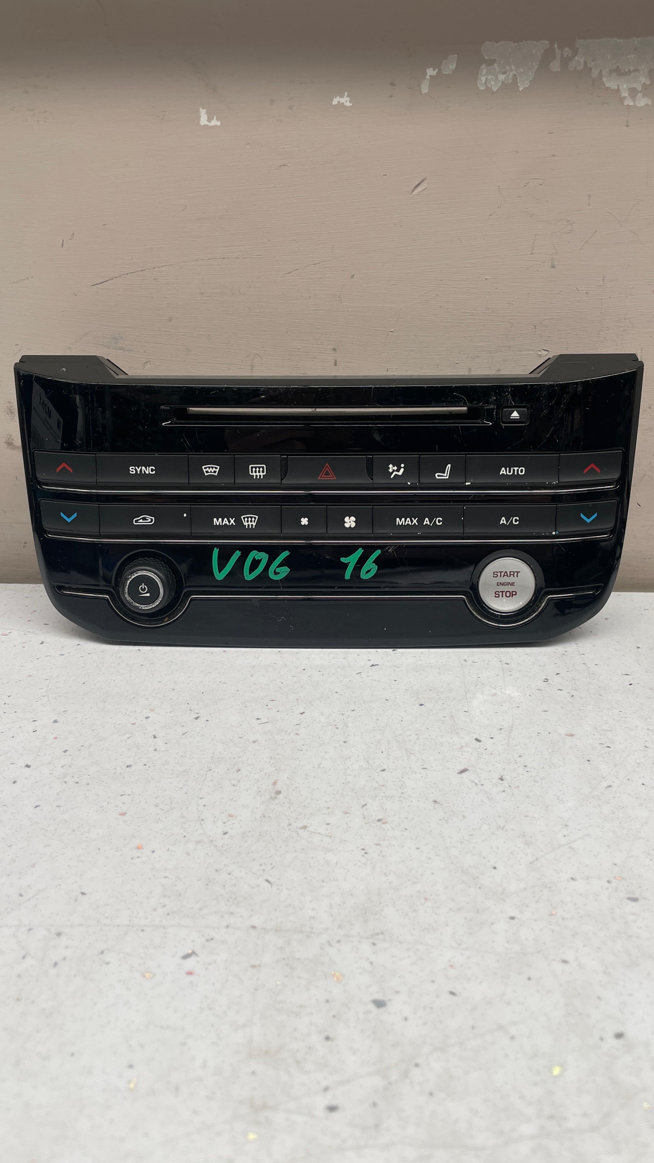 JK83-18C858-FB LAND ROVER CLIMATE CONTROL PANEL