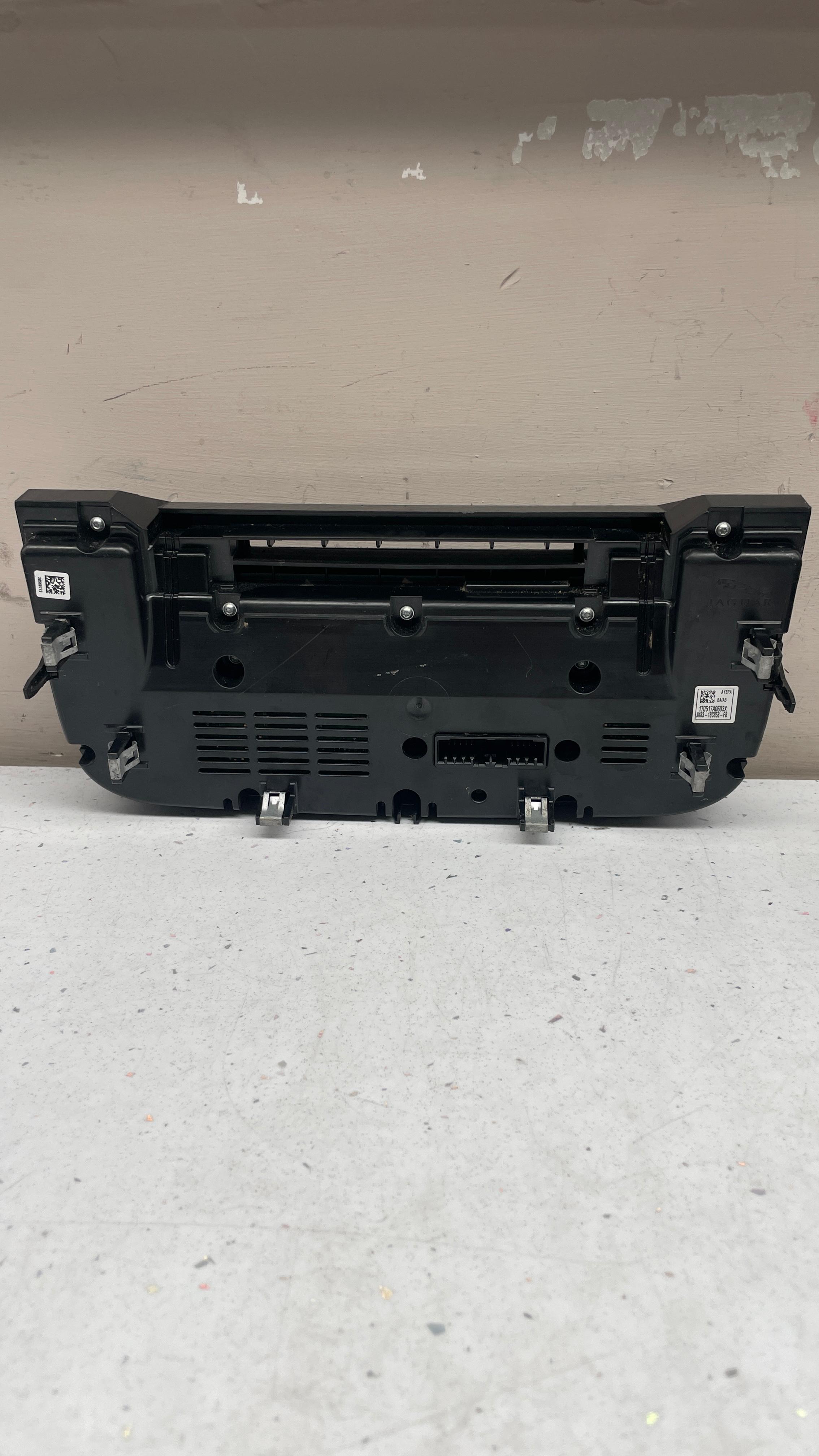 JK83-18C858-FB LAND ROVER CLIMATE CONTROL PANEL