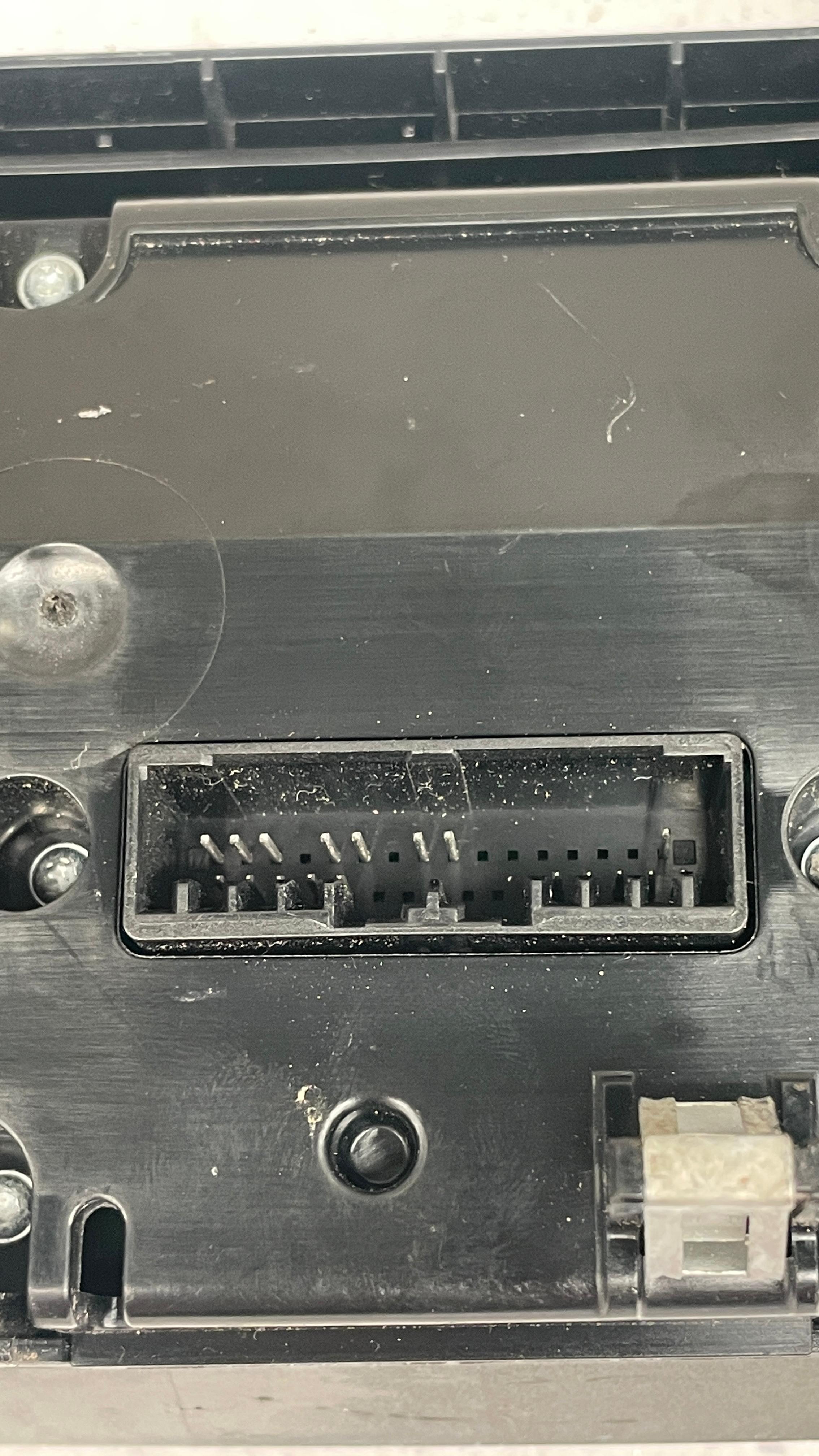 JK83-18C858-FB LAND ROVER CLIMATE CONTROL PANEL