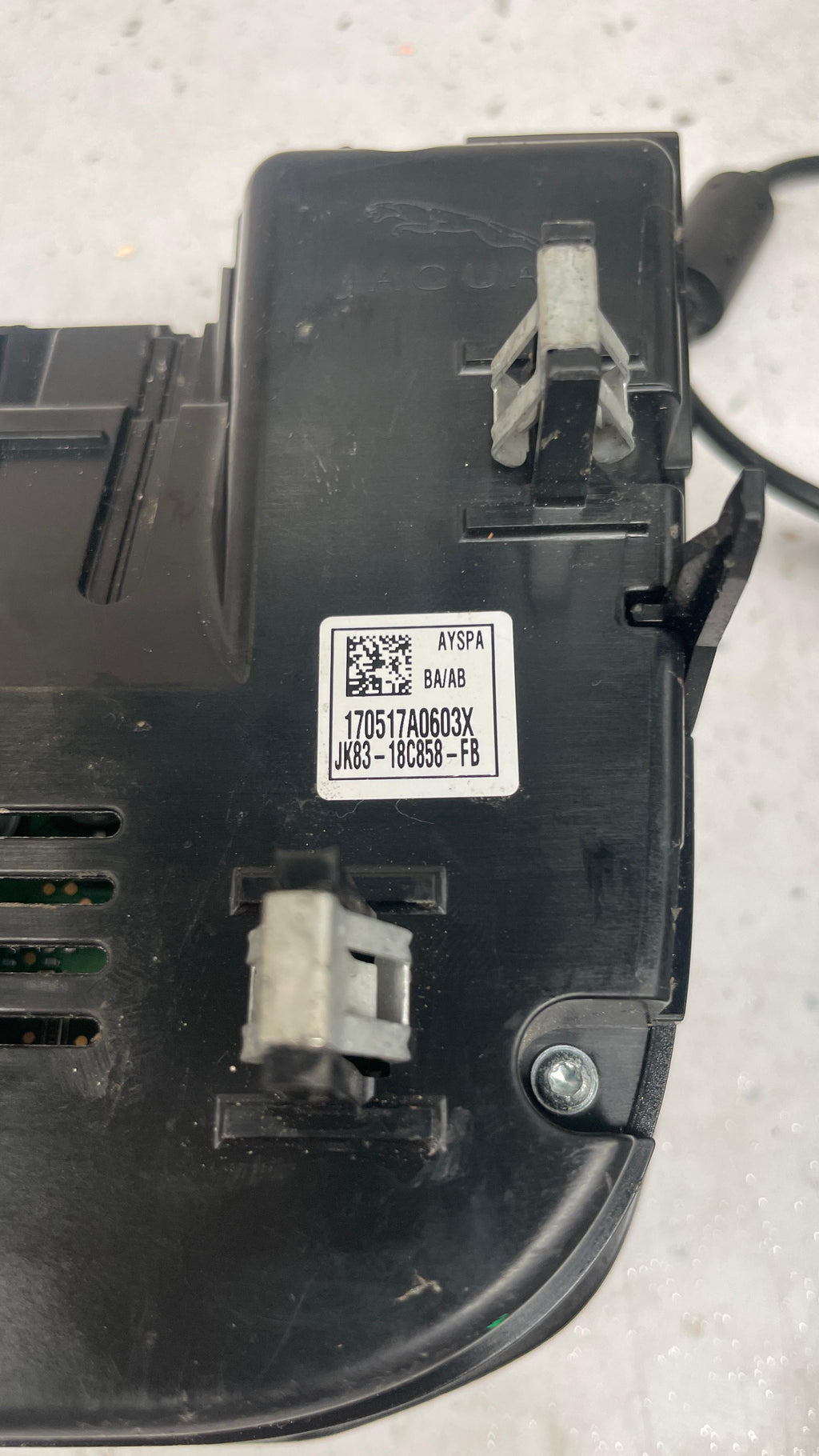 JK83-18C858-FB LAND ROVER CLIMATE CONTROL PANEL