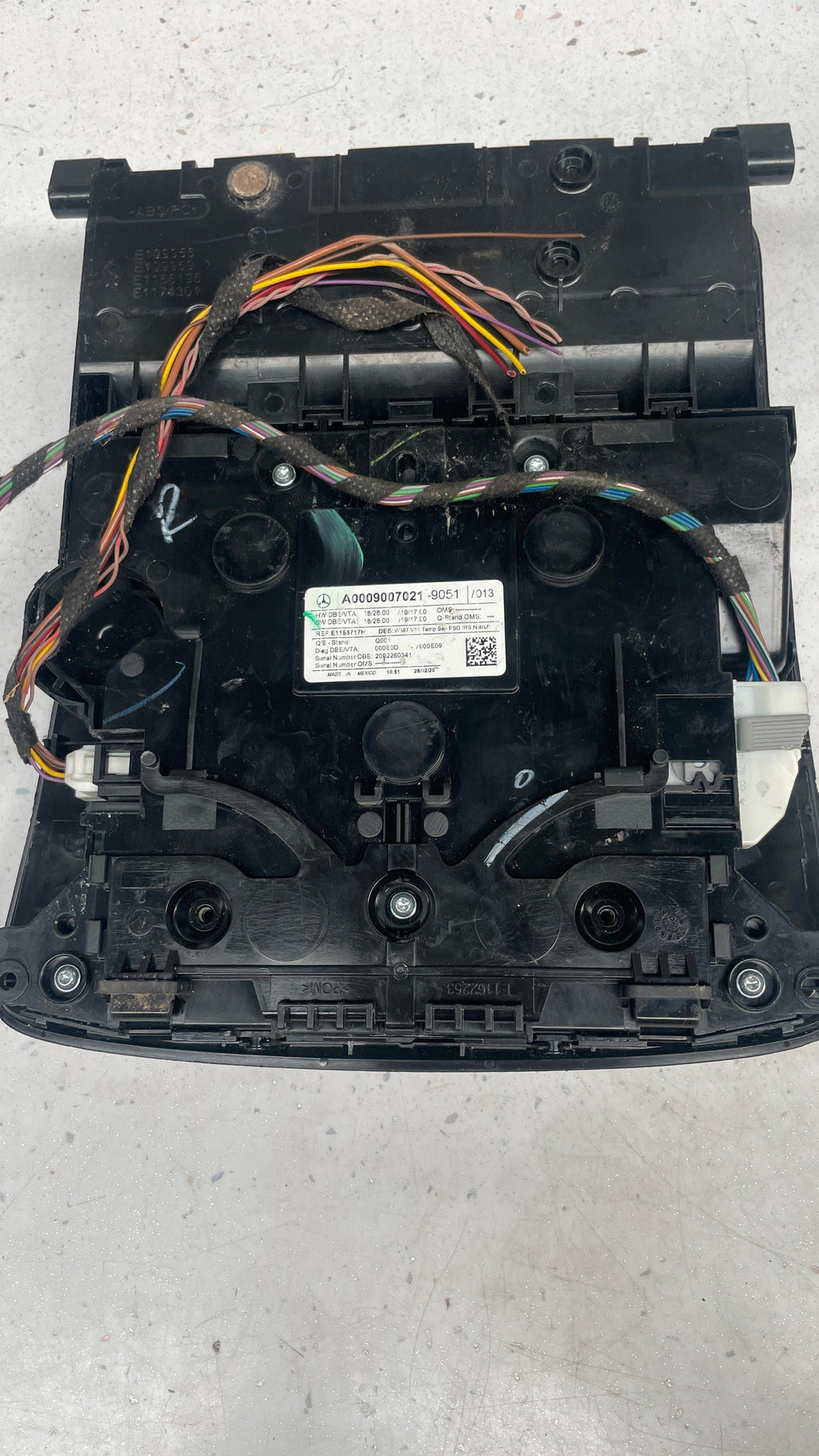A0009007021 MERCEDES OVERHEAD LAMP INTERIOR LIGHT