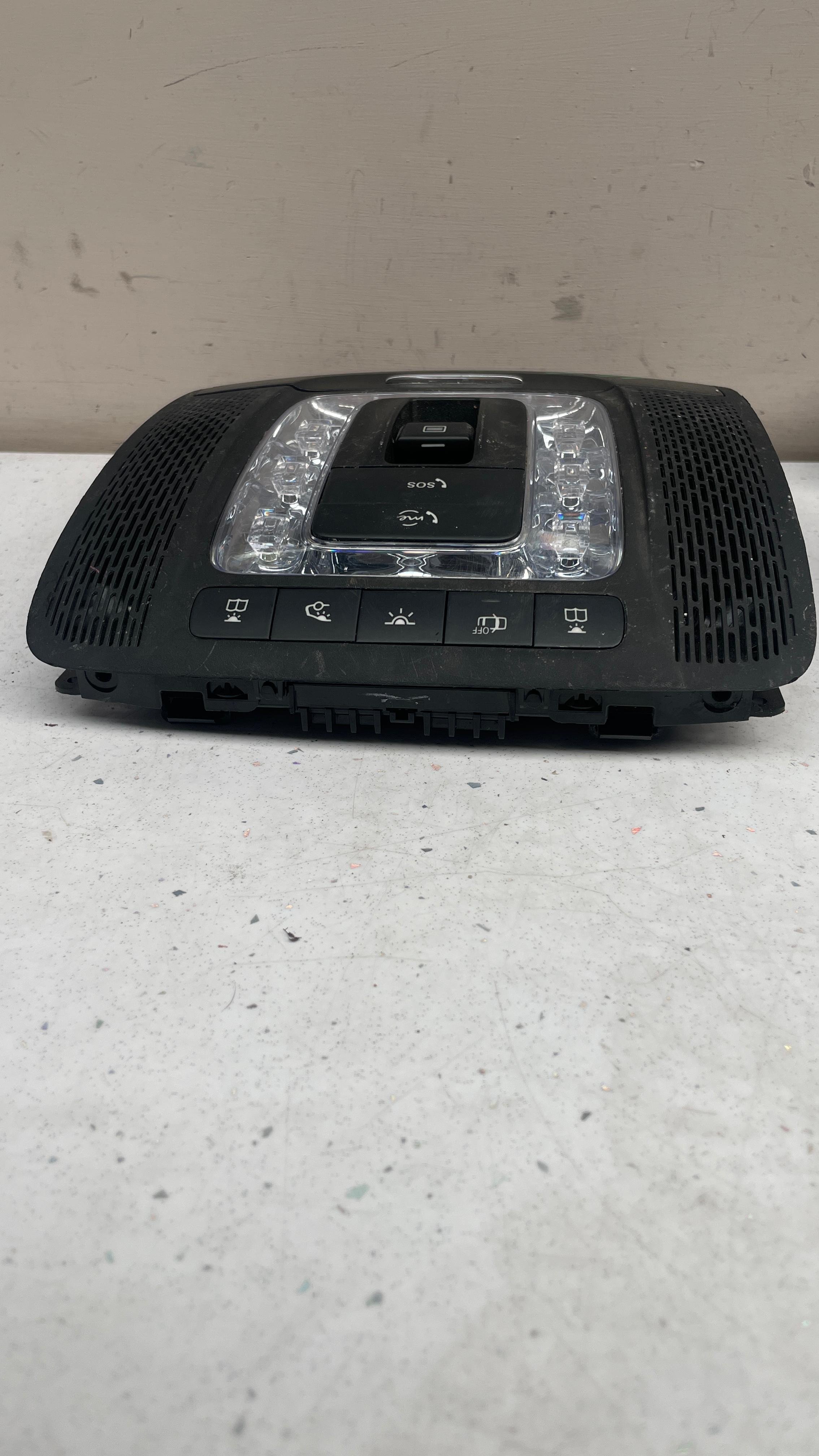 A0009007021 MERCEDES OVERHEAD LAMP INTERIOR LIGHT