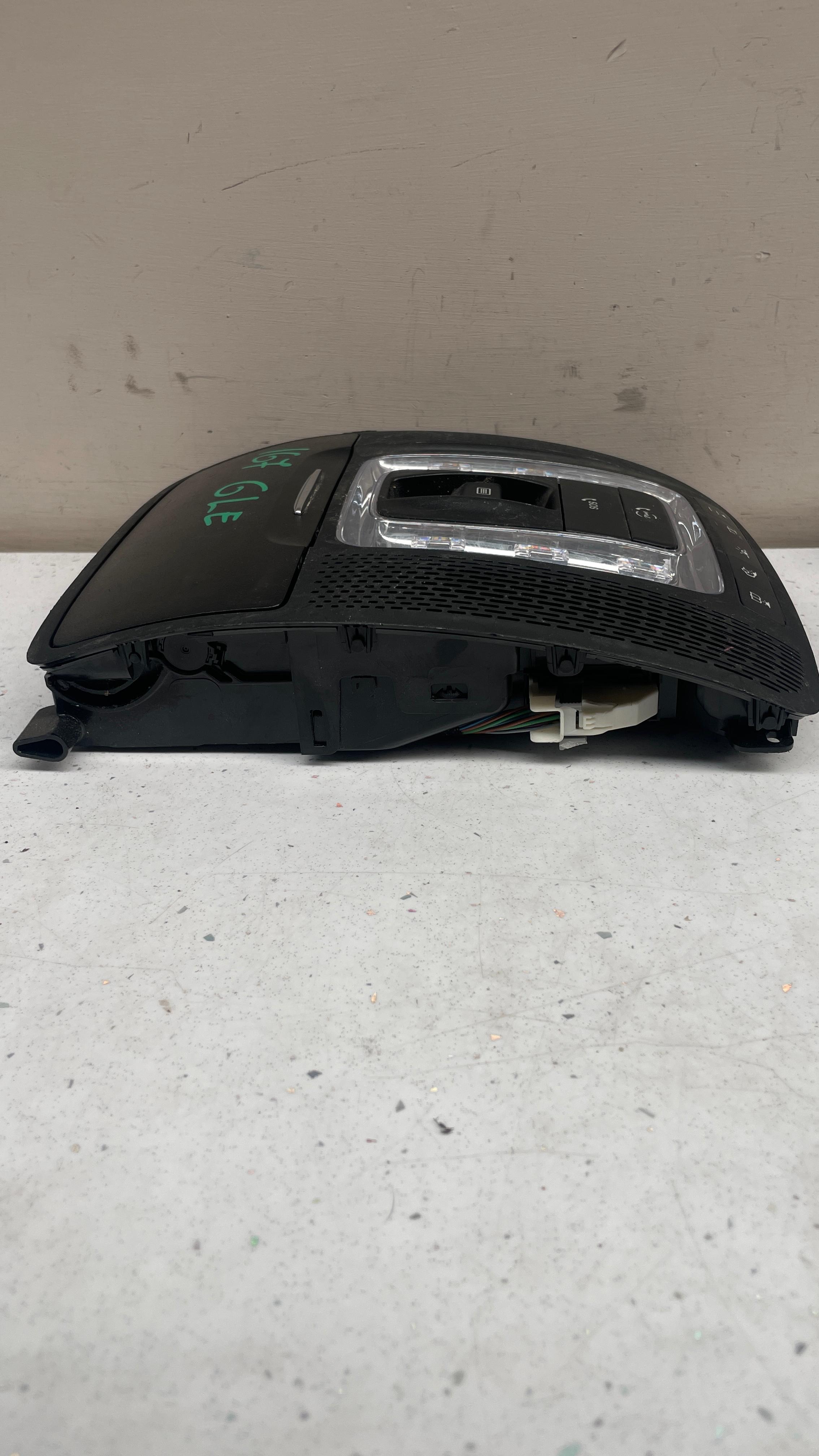 A0009007021 MERCEDES OVERHEAD LAMP INTERIOR LIGHT