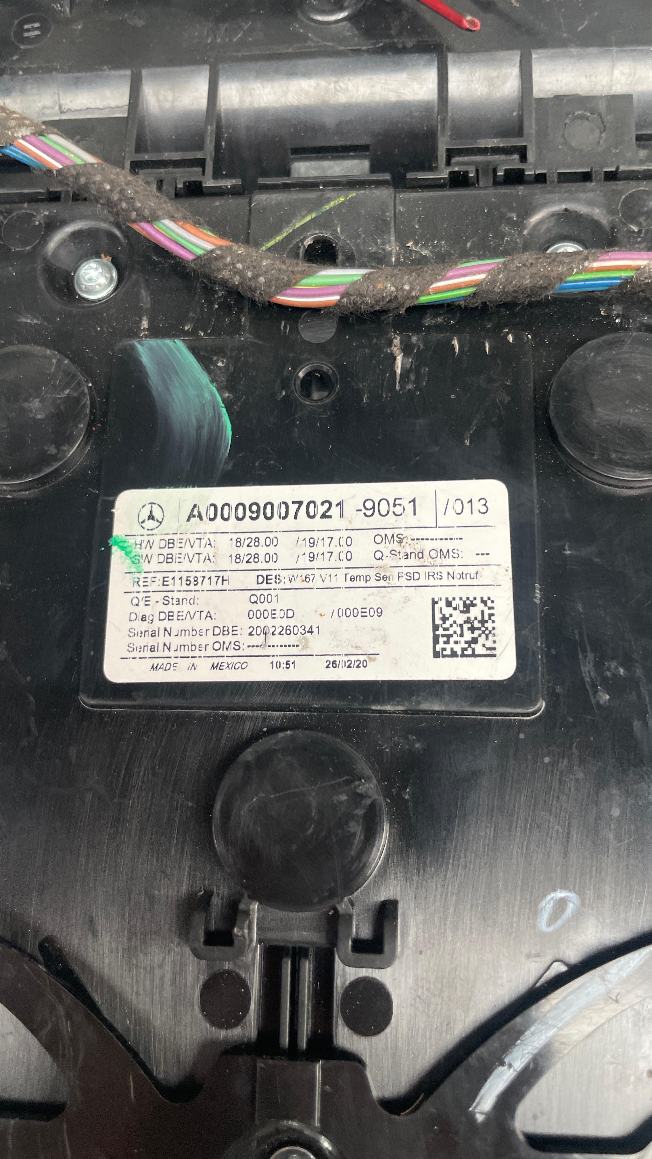A0009007021 MERCEDES OVERHEAD LAMP INTERIOR LIGHT