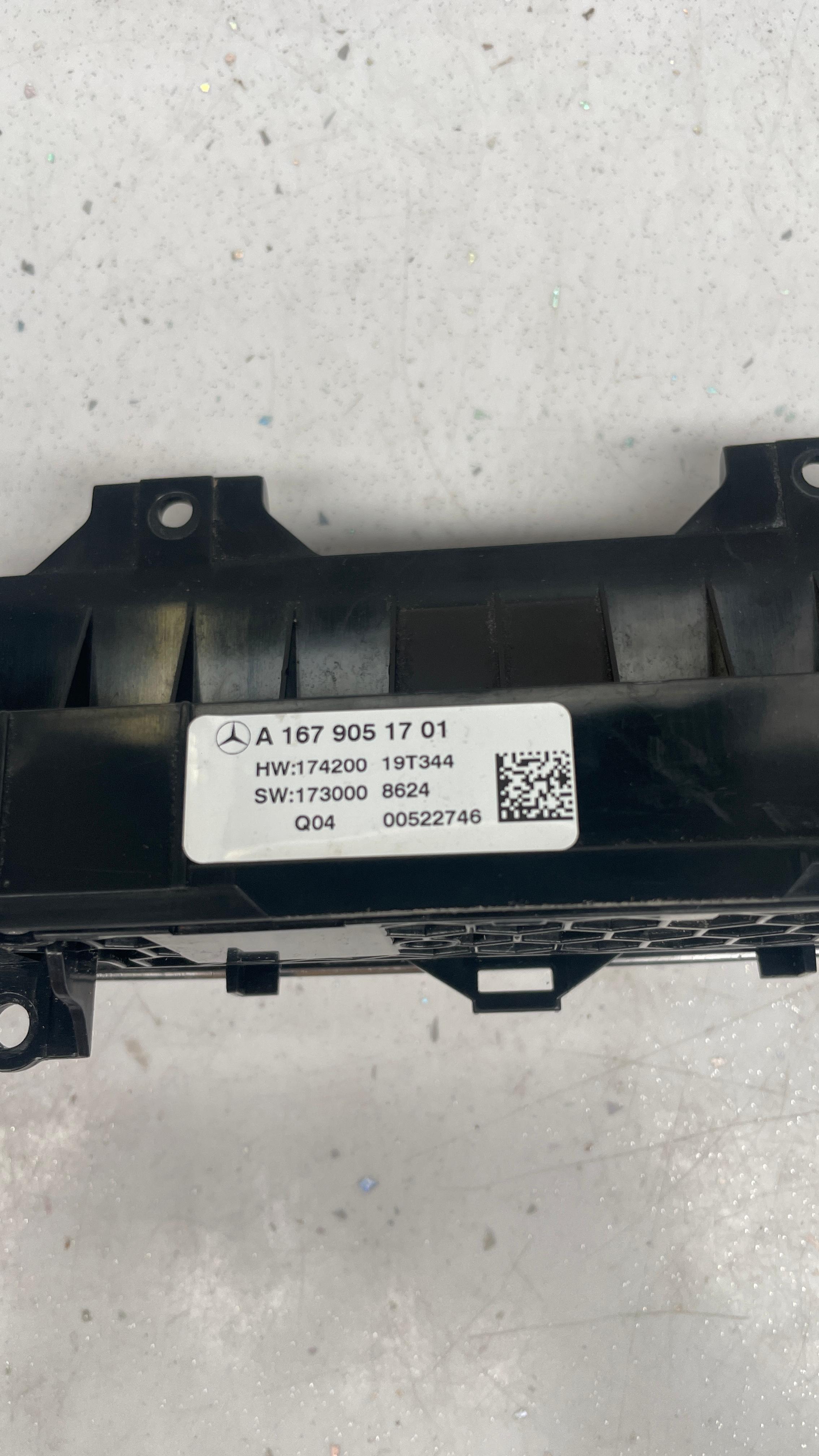 A1679051701 MERCEDES ORIGINAL CLIMATE CONTROL SWITCH