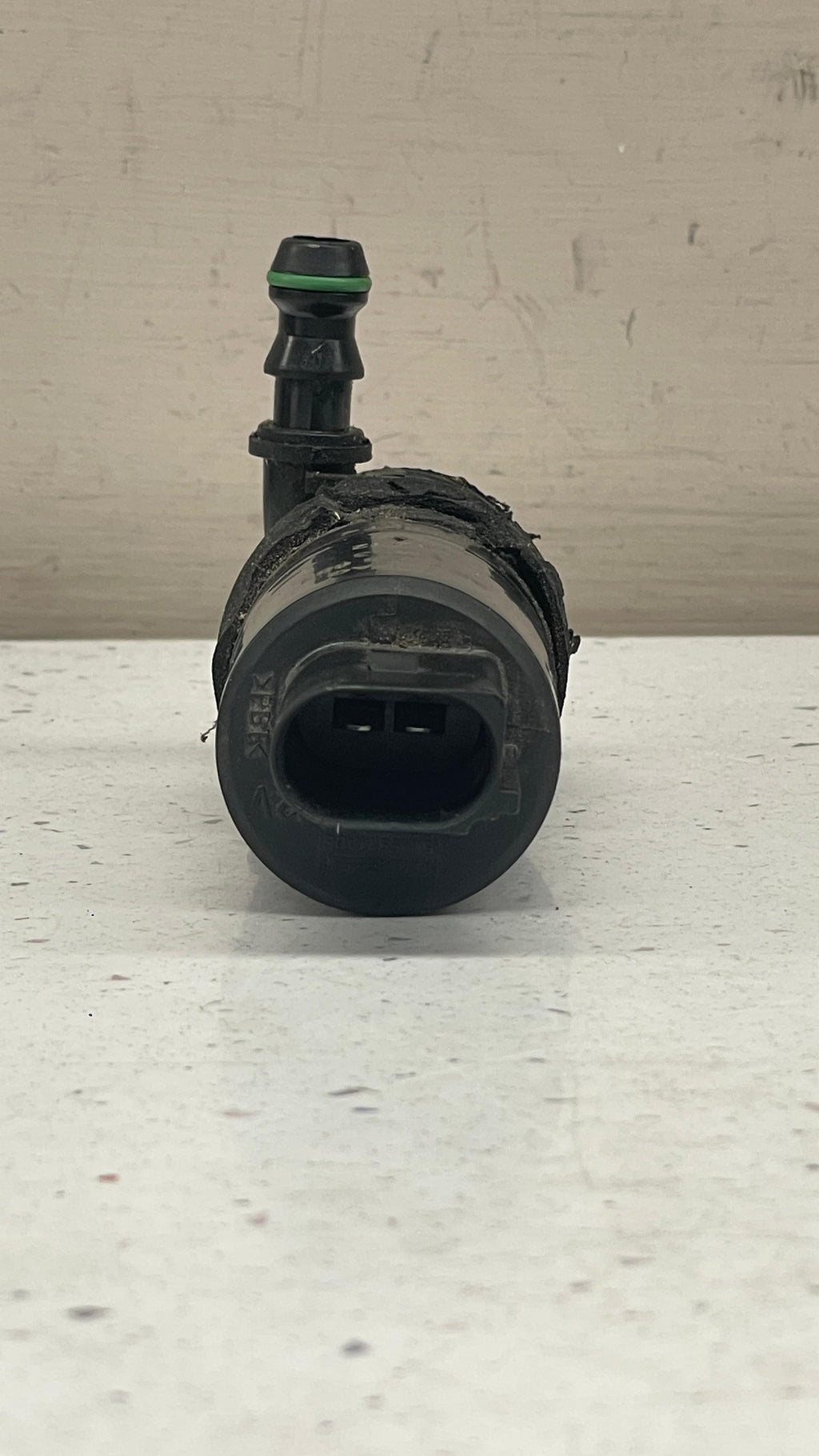 3B7955681 VOLKSWAGEN WINDSHIELD WASHER PUMP