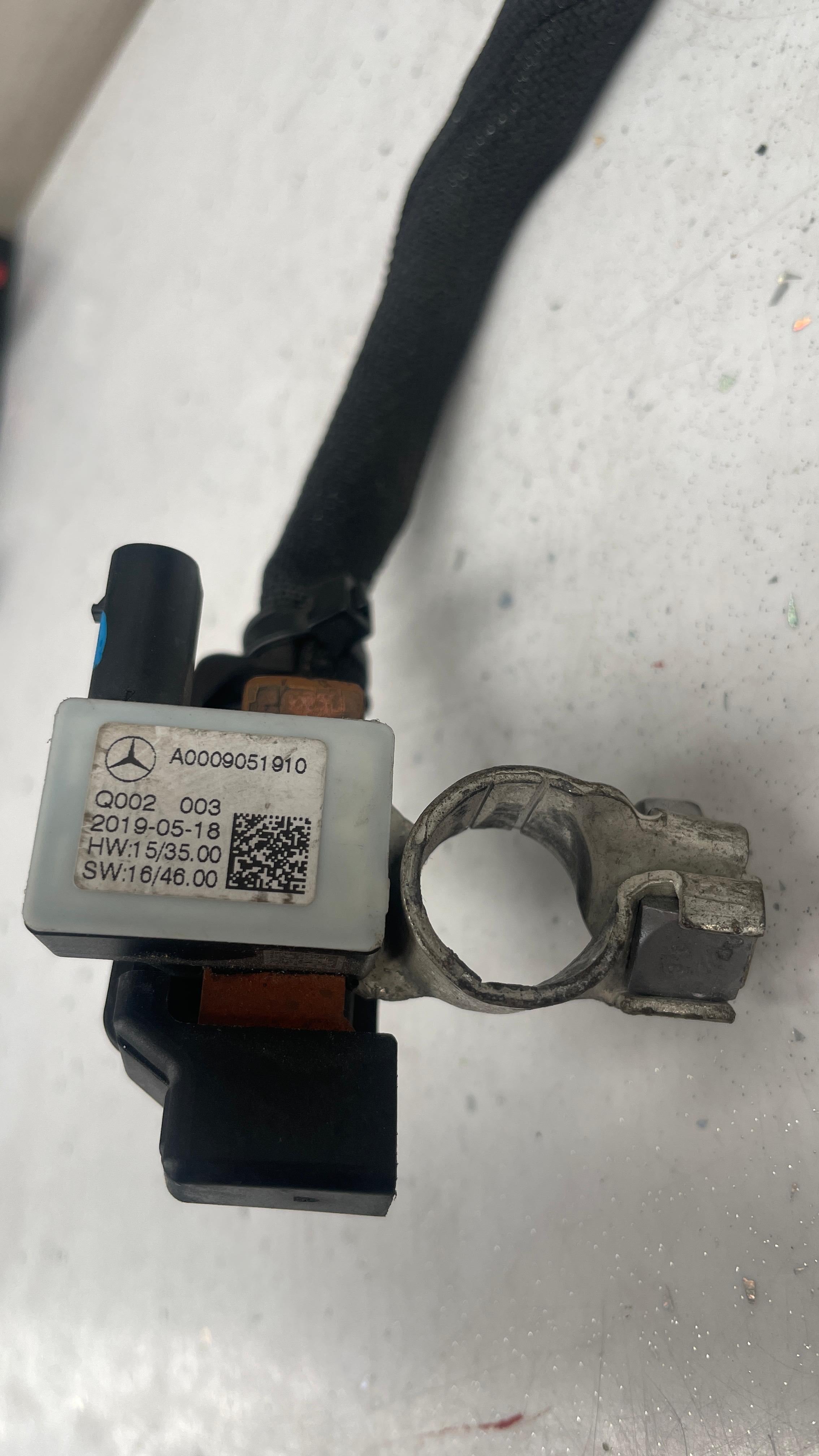 A0009051910 MERCEDES BATTERY SENSOR / GROUND CABLE SENSOR