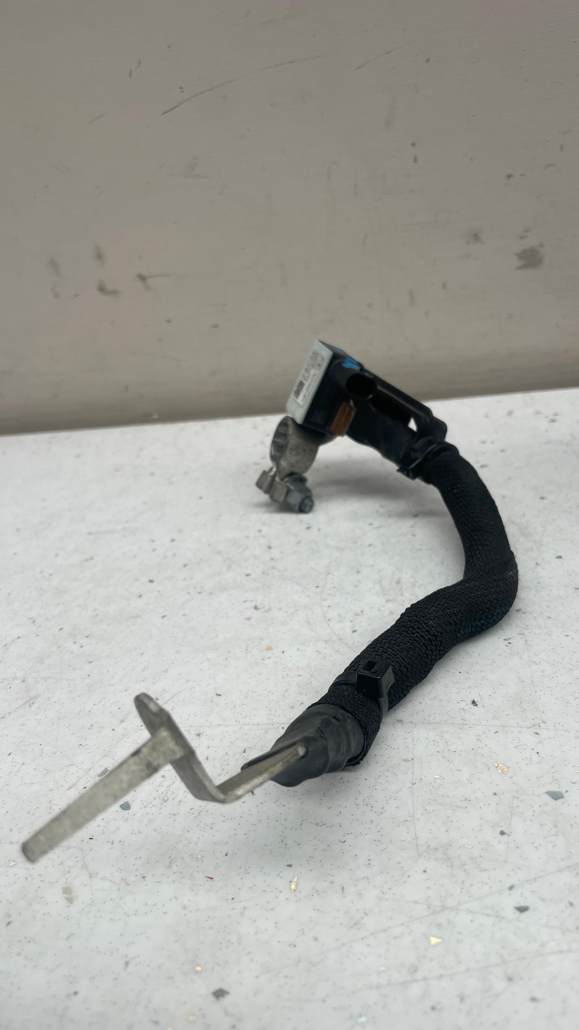 A0009051910 MERCEDES BATTERY SENSOR / GROUND CABLE SENSOR