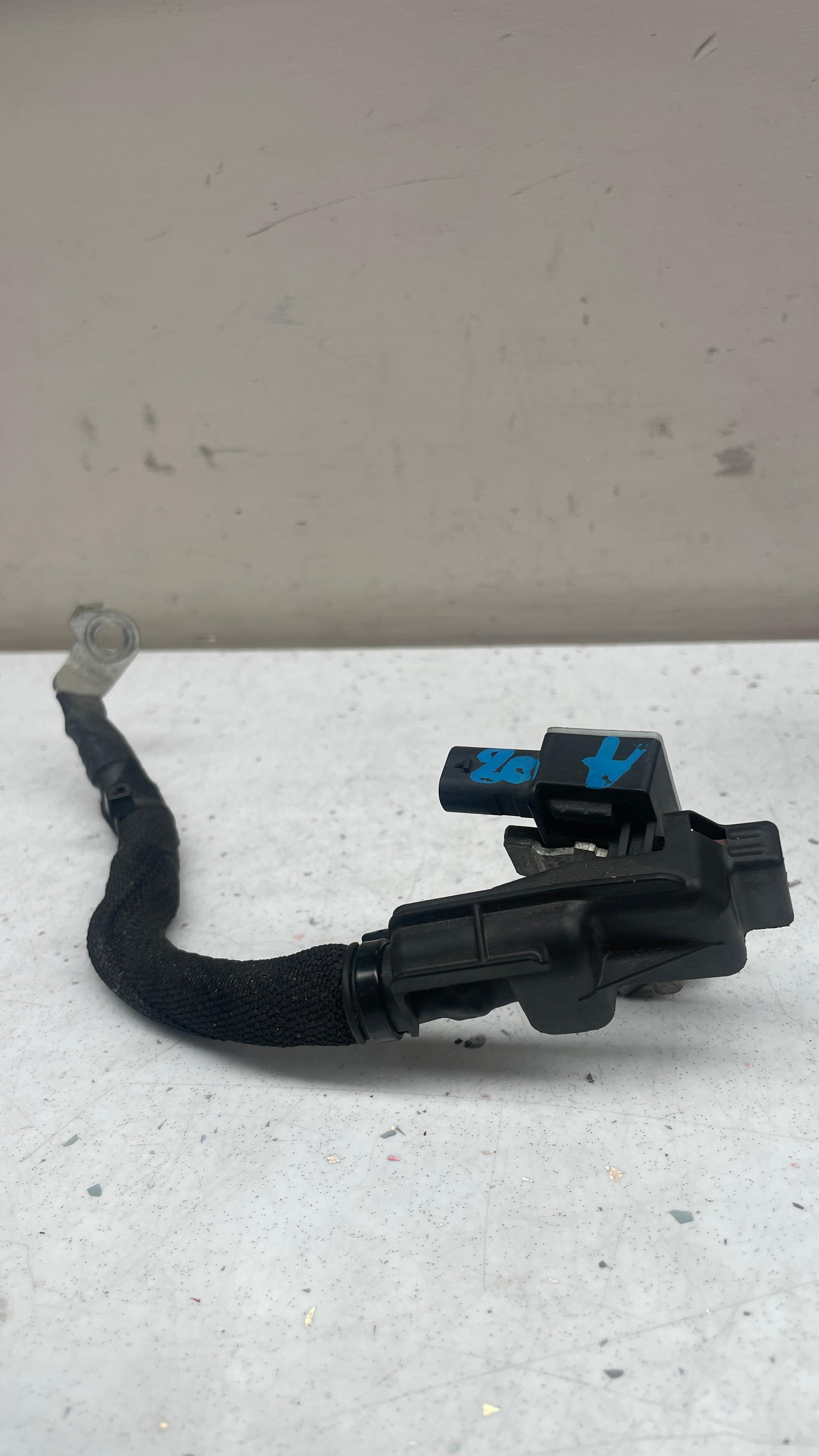 A0009051910 MERCEDES BATTERY SENSOR / GROUND CABLE SENSOR