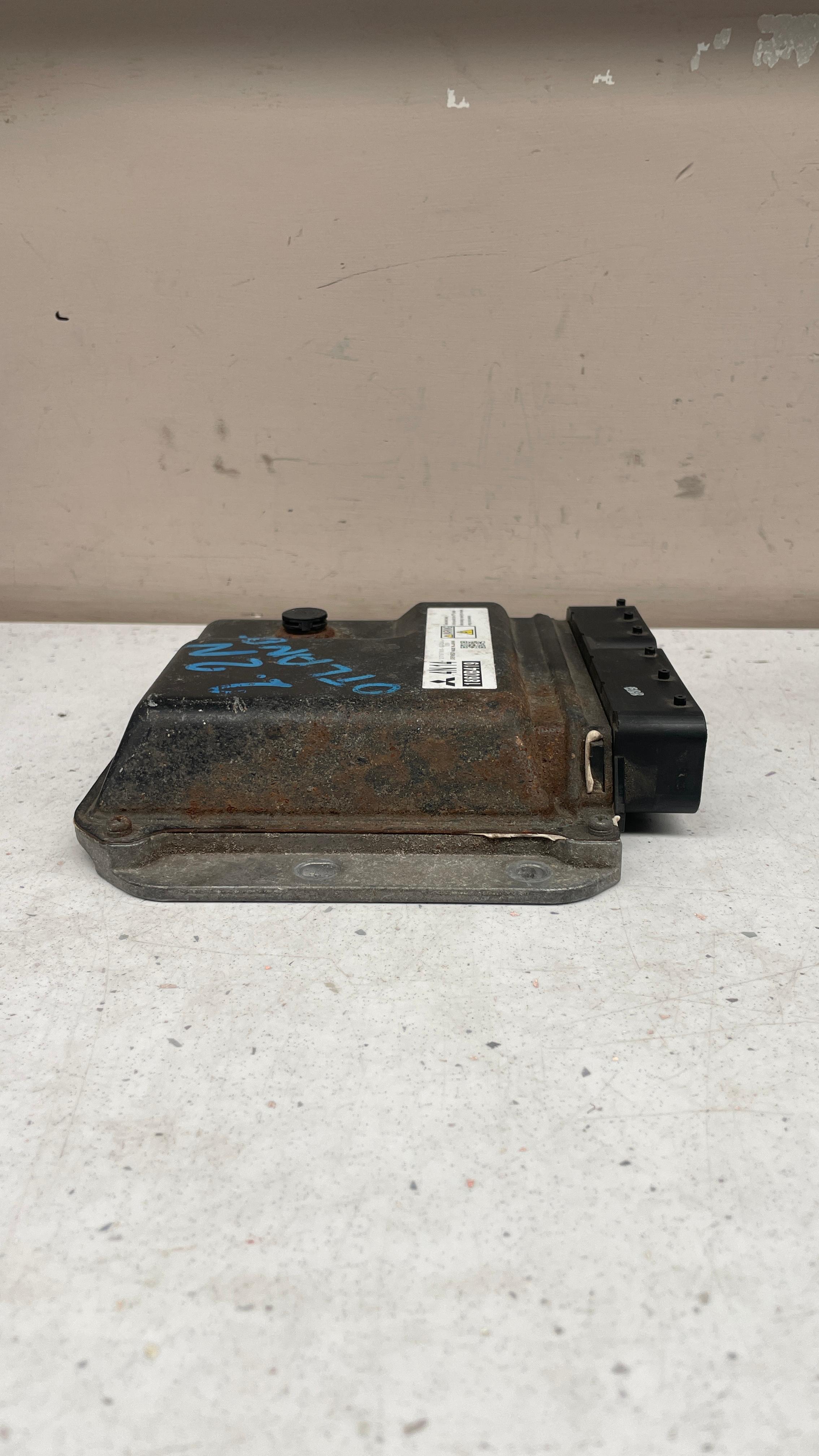 1860B419 MITSUBISHI ENGINE ECU CONTROL