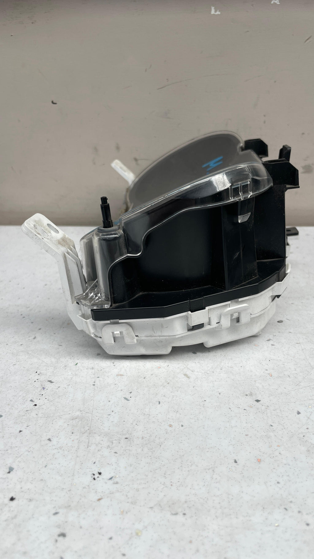 8100B707 MITSUBISHI SPEEDOMETER CLUSTER