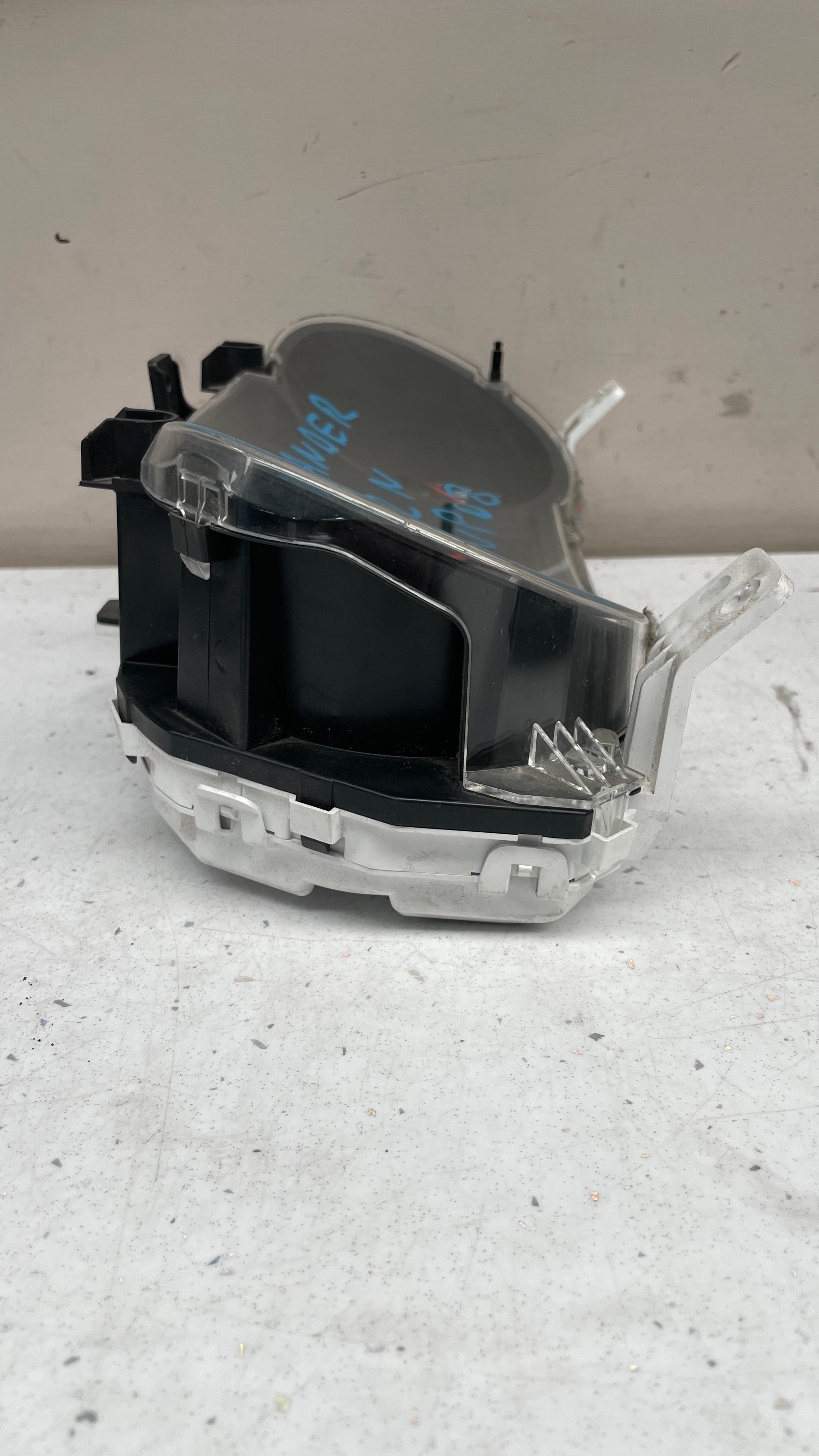 8100B707 MITSUBISHI SPEEDOMETER CLUSTER