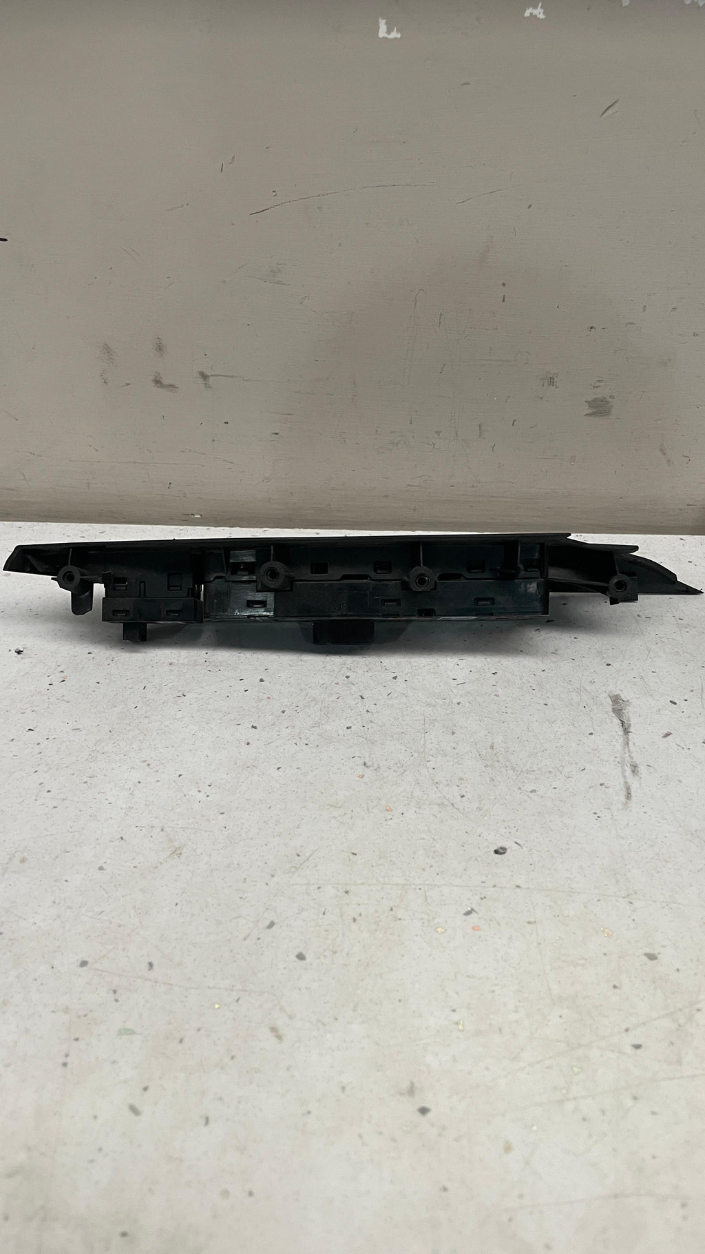9303662-01 BMW TAILGATE RELEASE SWITCH
