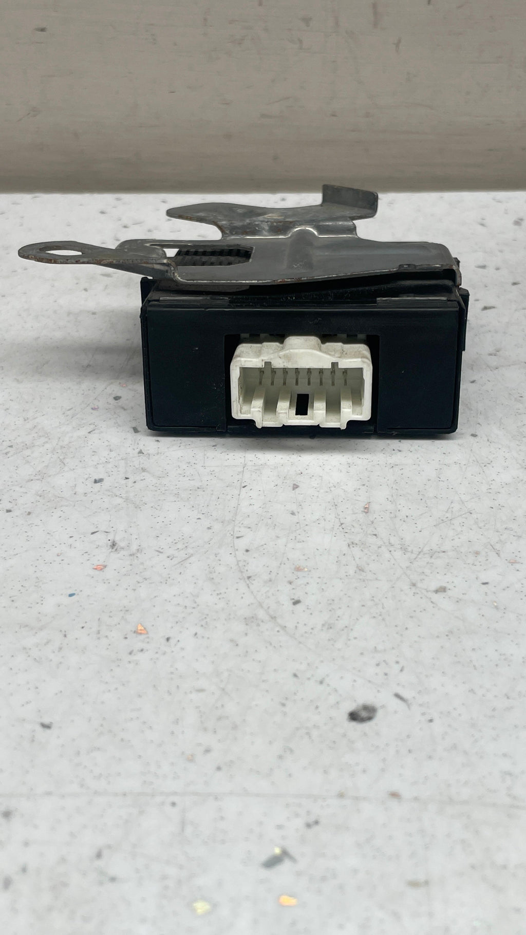 8631B027  MITSUBISHI TRANSFER BOX DIFFERENTIAL CONTROL