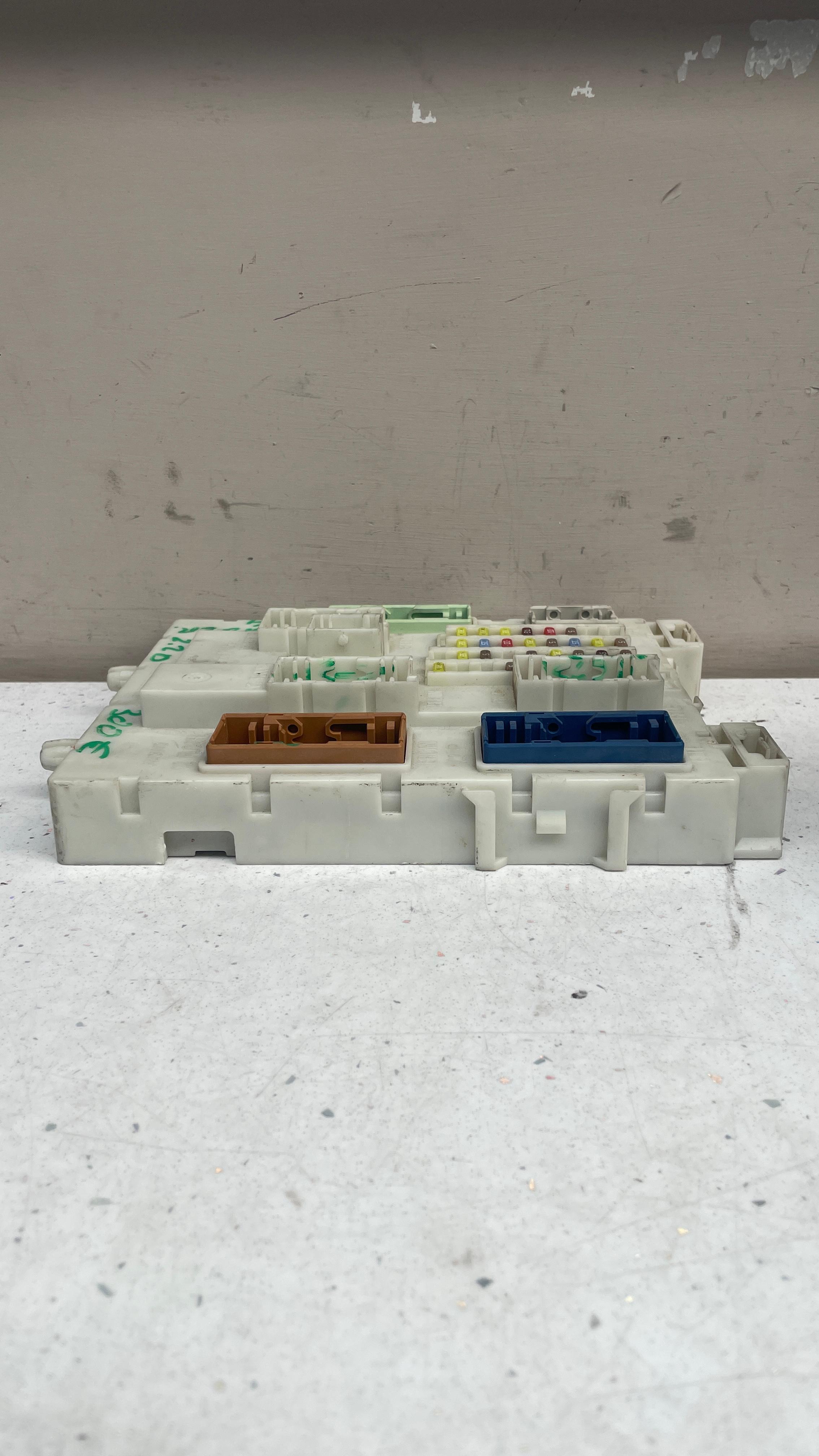 AB39-14A073-AL FORD RANGER BODY CONTROL UNIT
