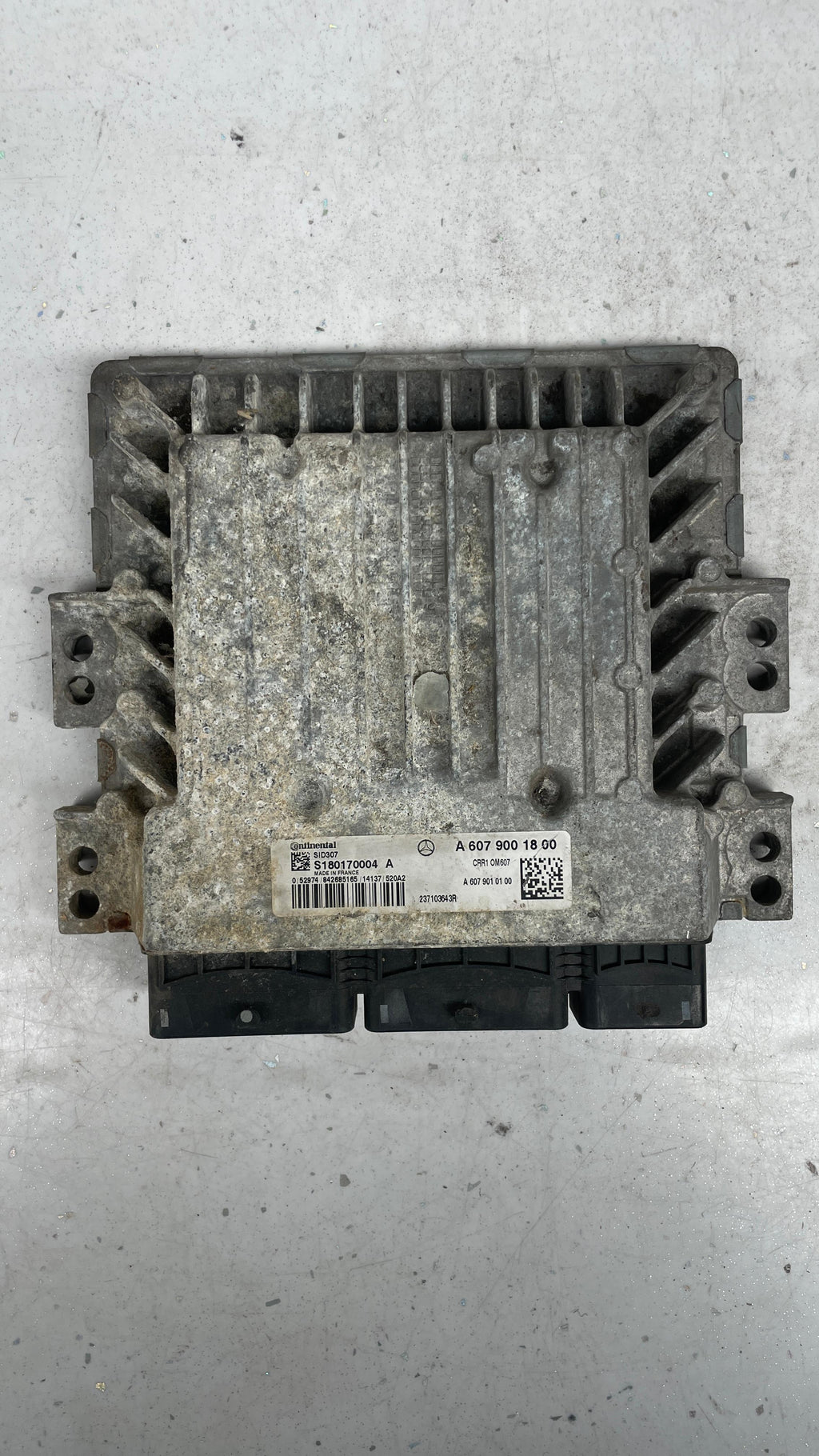 A6079001800 MERCEDES ENGINE CONTROL ECU