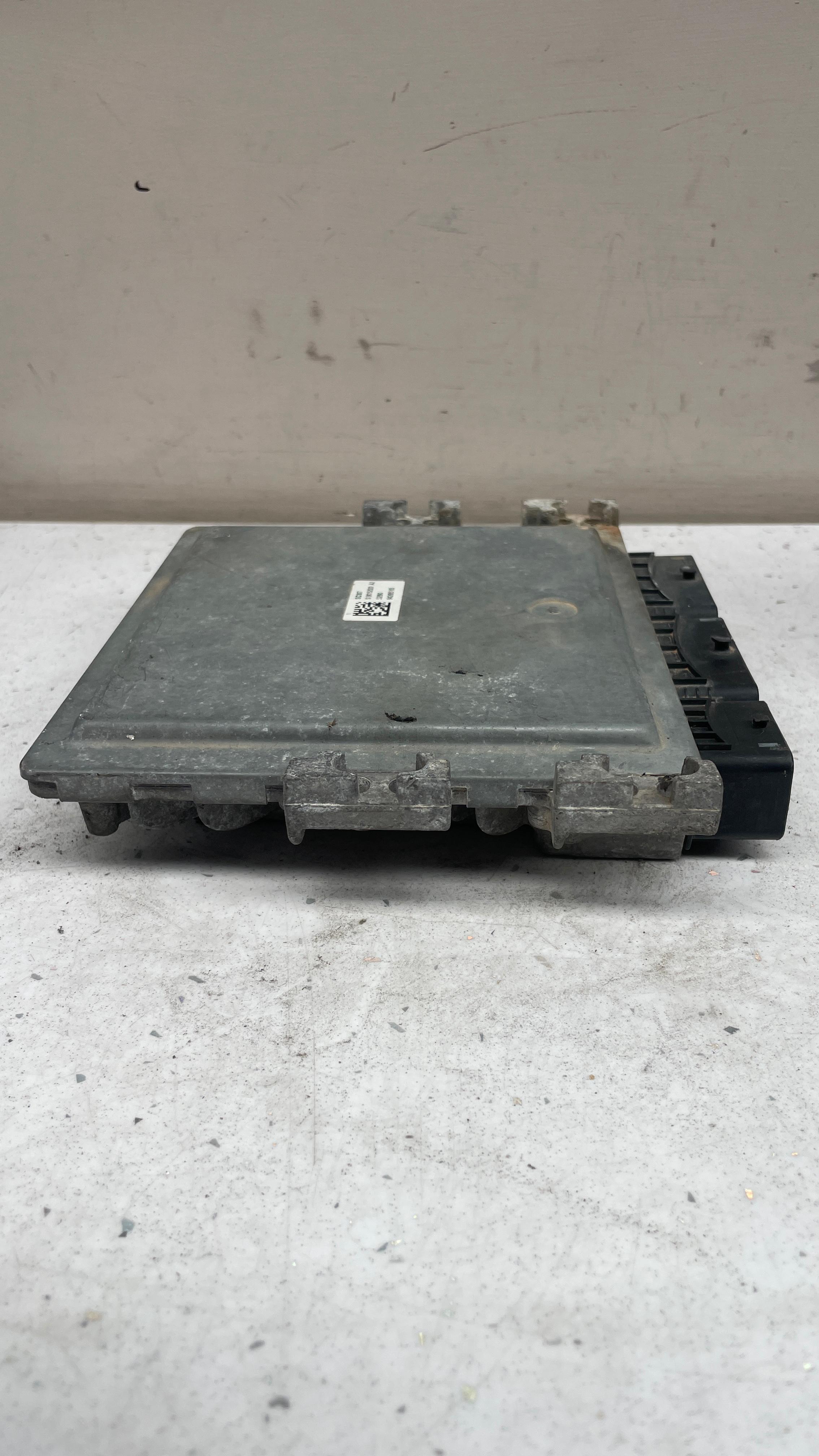 A6079001800 MERCEDES ENGINE CONTROL ECU