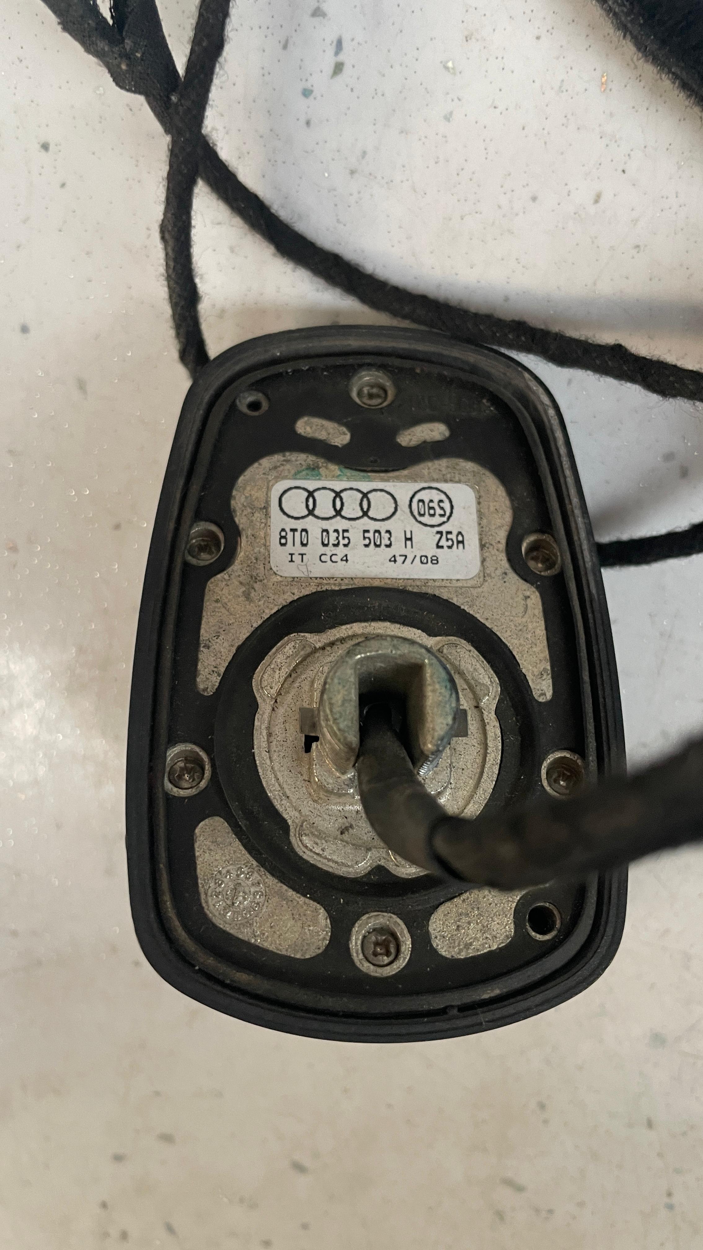 8T0035503H AUDI ROOF ANTENA SHARK