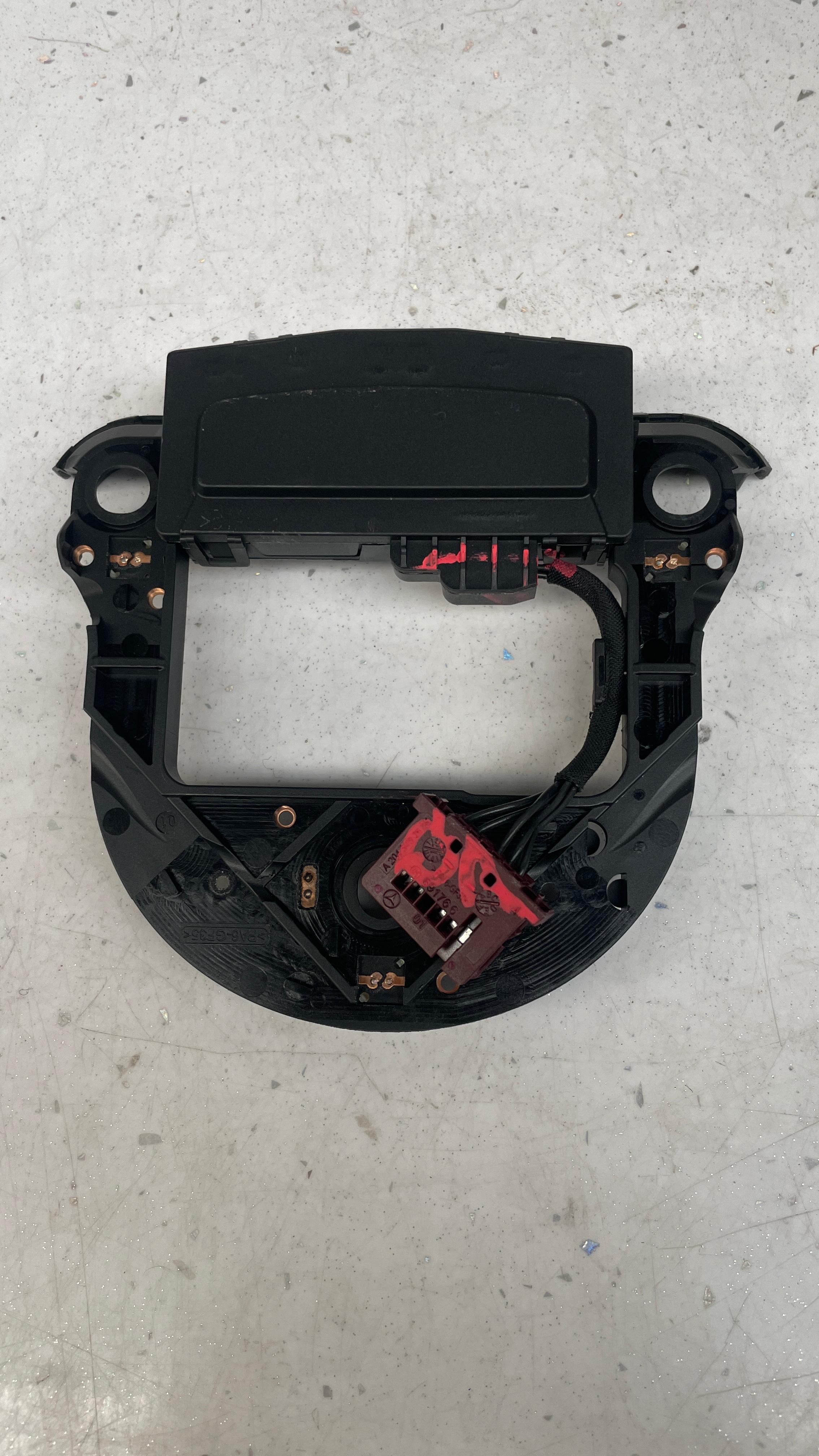 A1664640617 MERCEDES STEERING WHEEL CONTACT PLATE